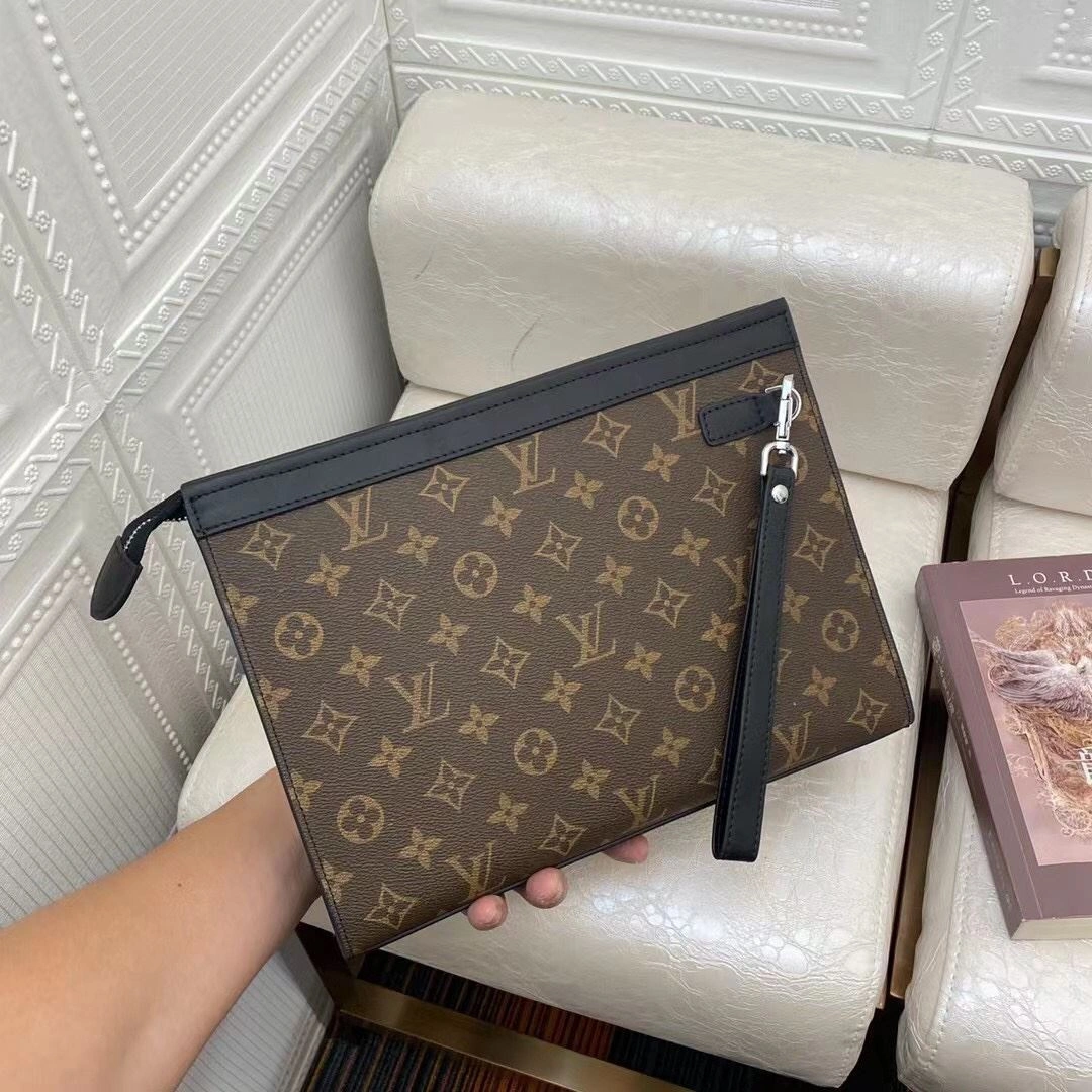 Chic Mens Louis Vuitton Clutch Bags 92754