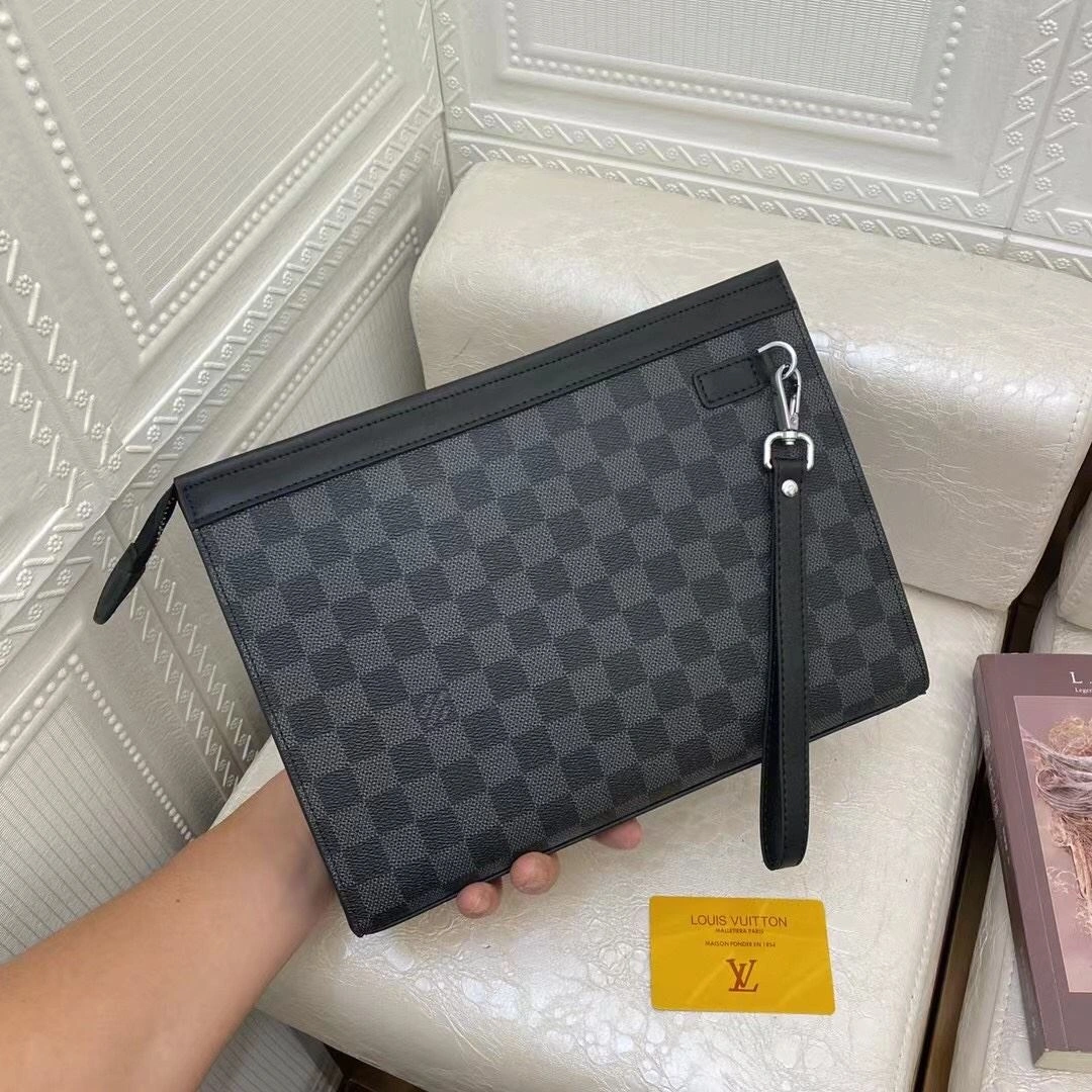 Fashionable Mens Louis Vuitton Clutch Bags 92751