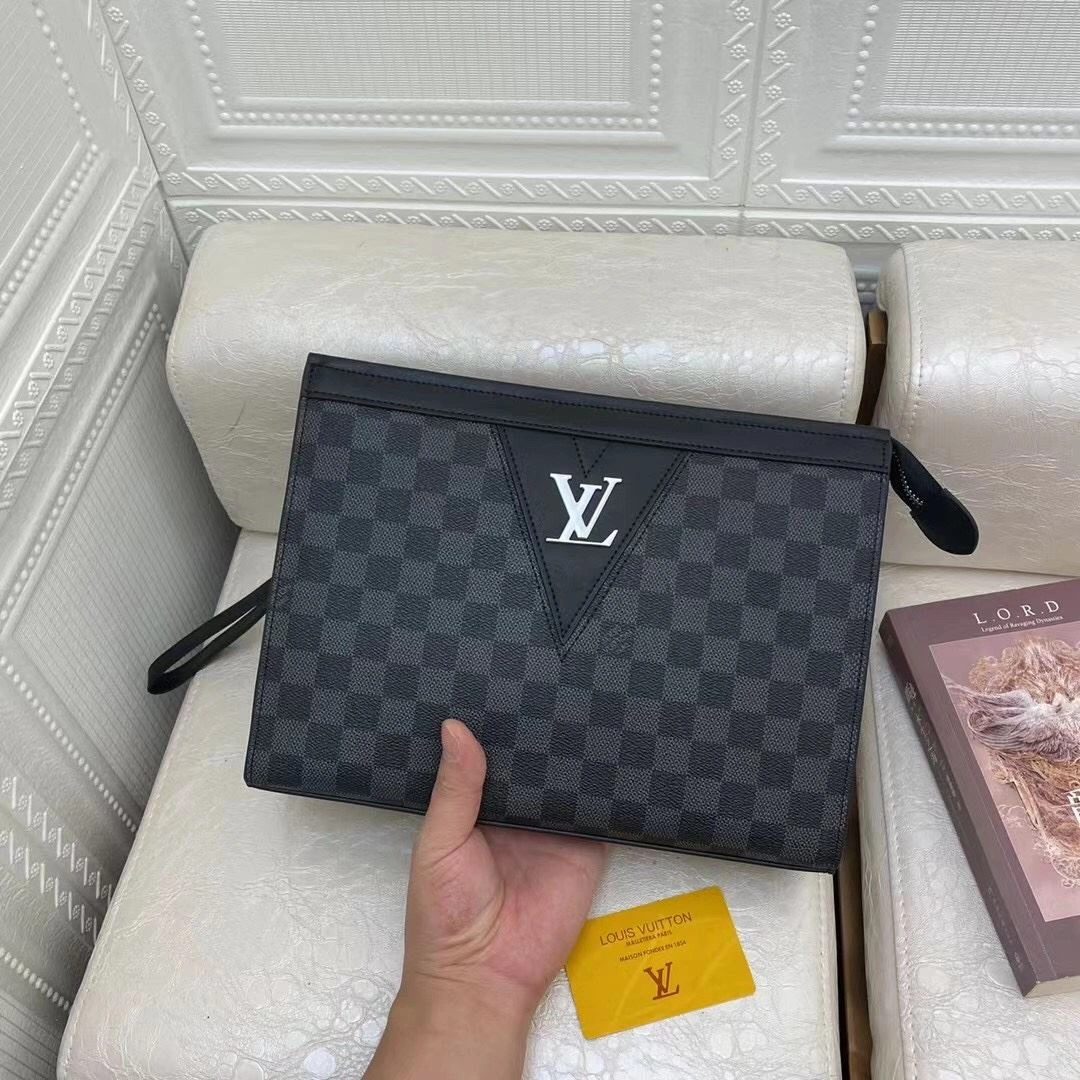 Fashionable Mens Louis Vuitton Clutch Bags 92751