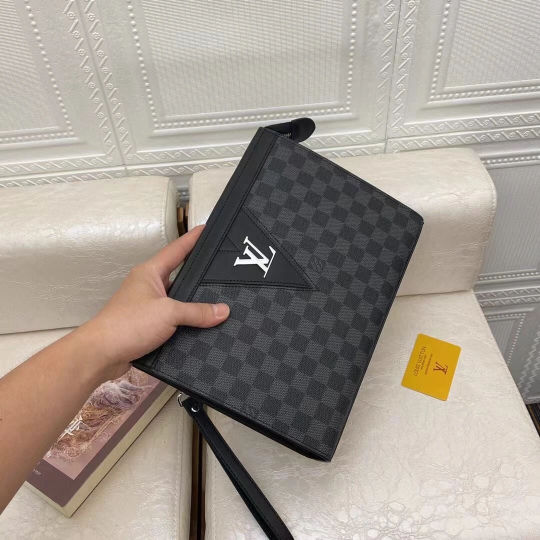 Fashionable Mens Louis Vuitton Clutch Bags 92751