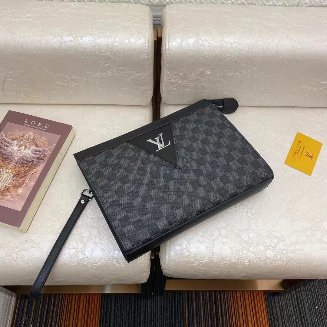 Fashionable Mens Louis Vuitton Clutch Bags 92751