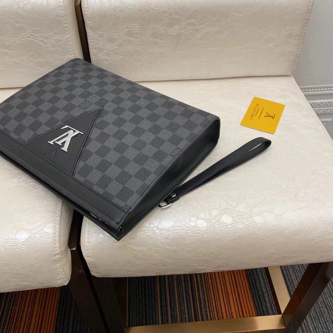 Fashionable Mens Louis Vuitton Clutch Bags 92751