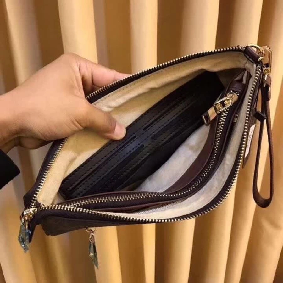 Mens Louis Vuitton Clutch Bags Youthful 92749