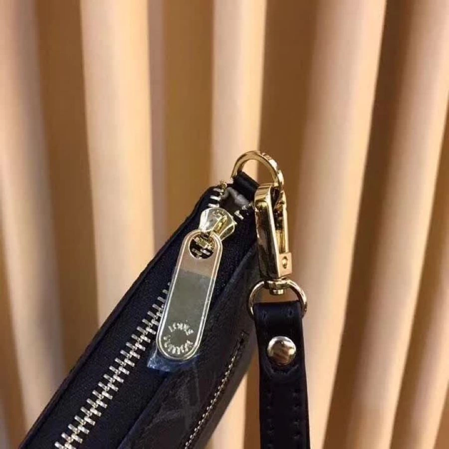 Unisex Mens Louis Vuitton Clutch Bags 92748
