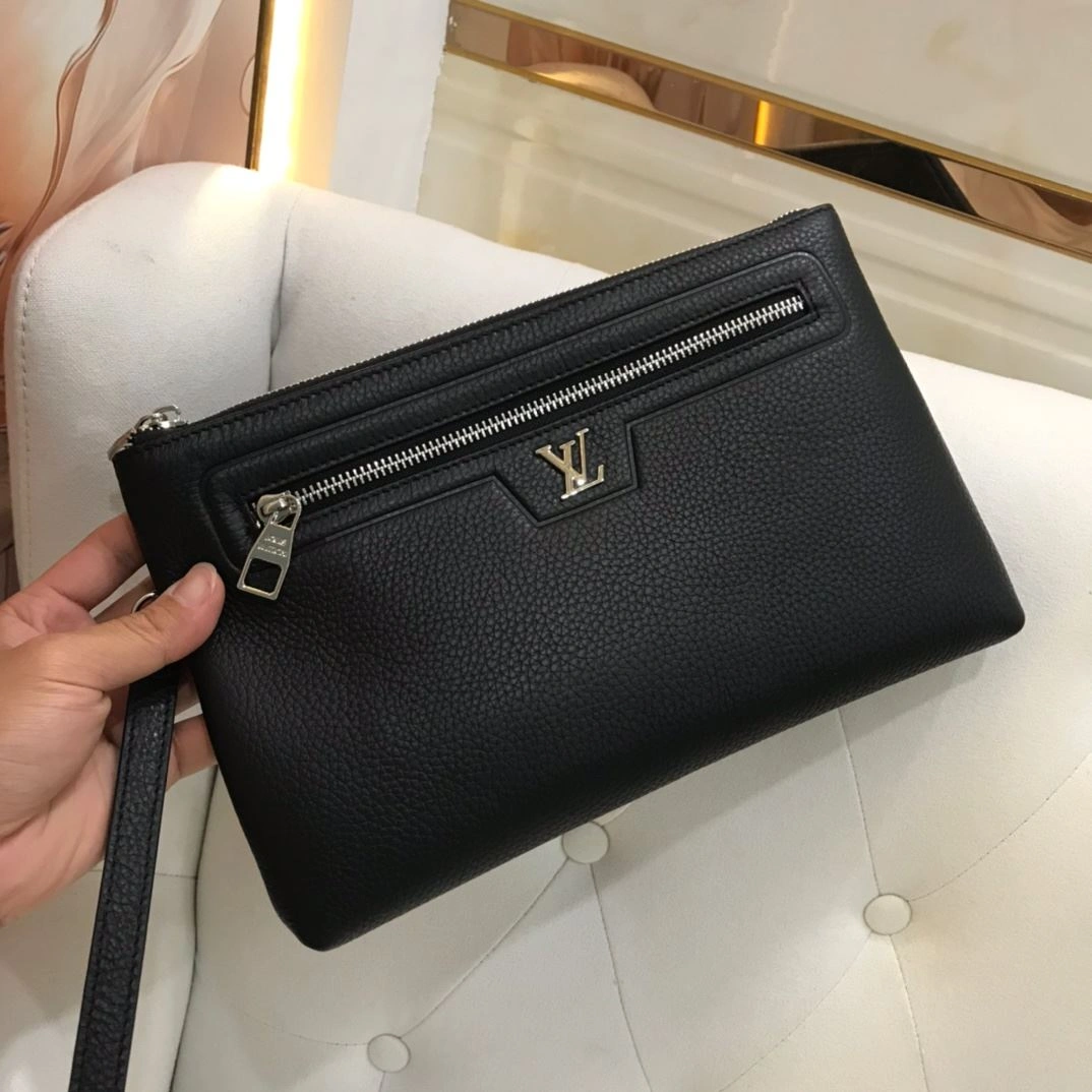 Sustainable Mens Louis Vuitton Clutch Bags 92747