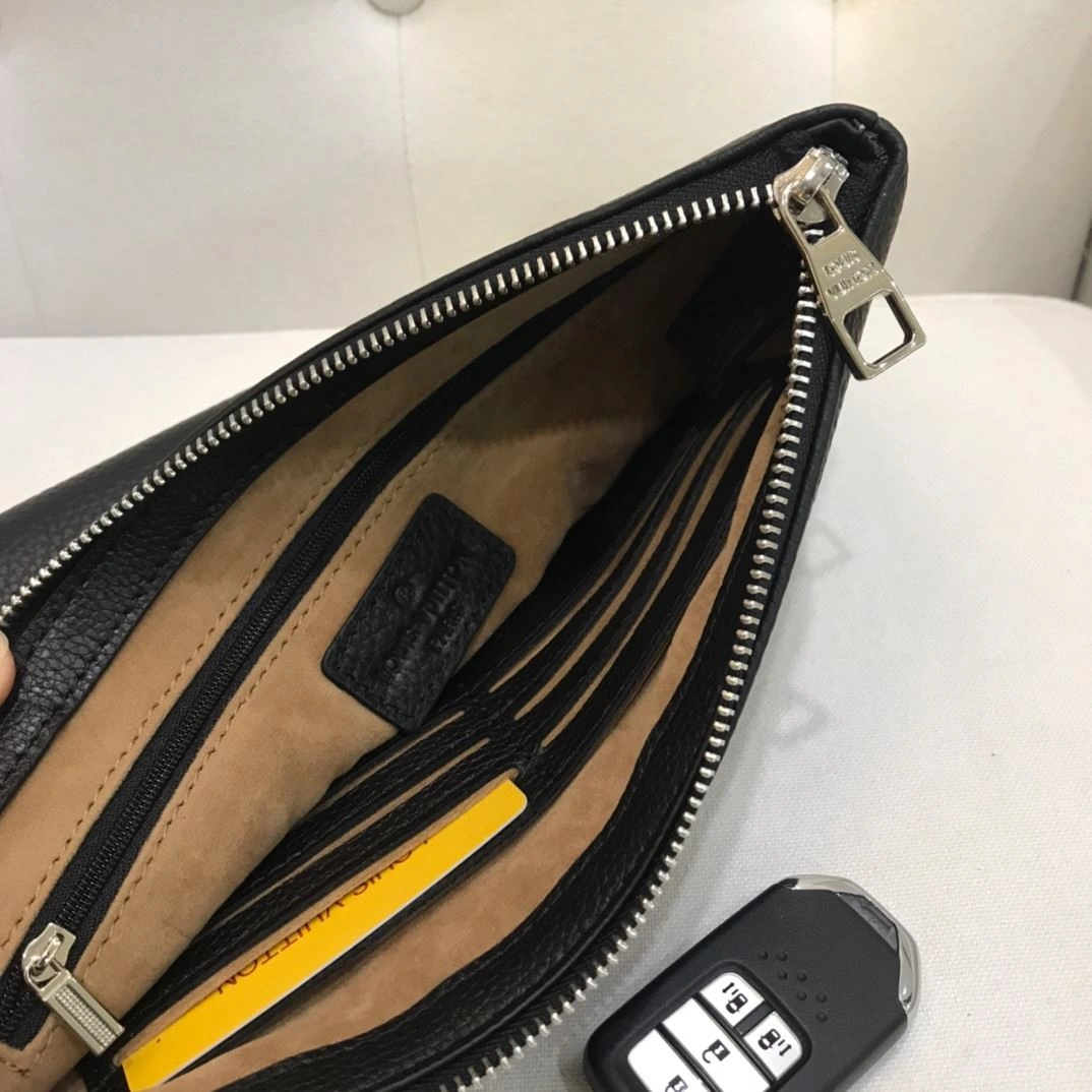 Sustainable Mens Louis Vuitton Clutch Bags 92747