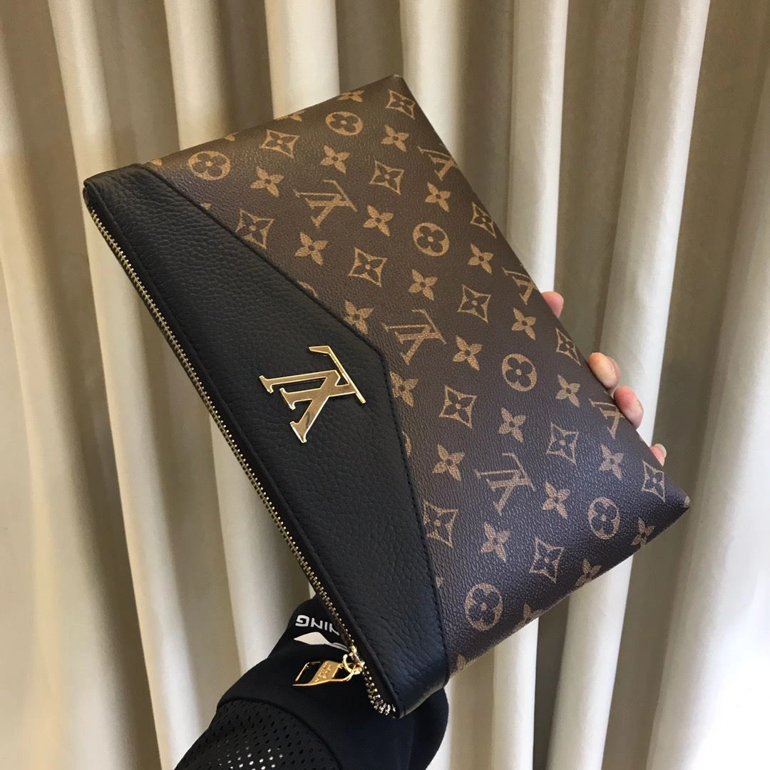 Compact Mens Louis Vuitton Clutch Bags 92737