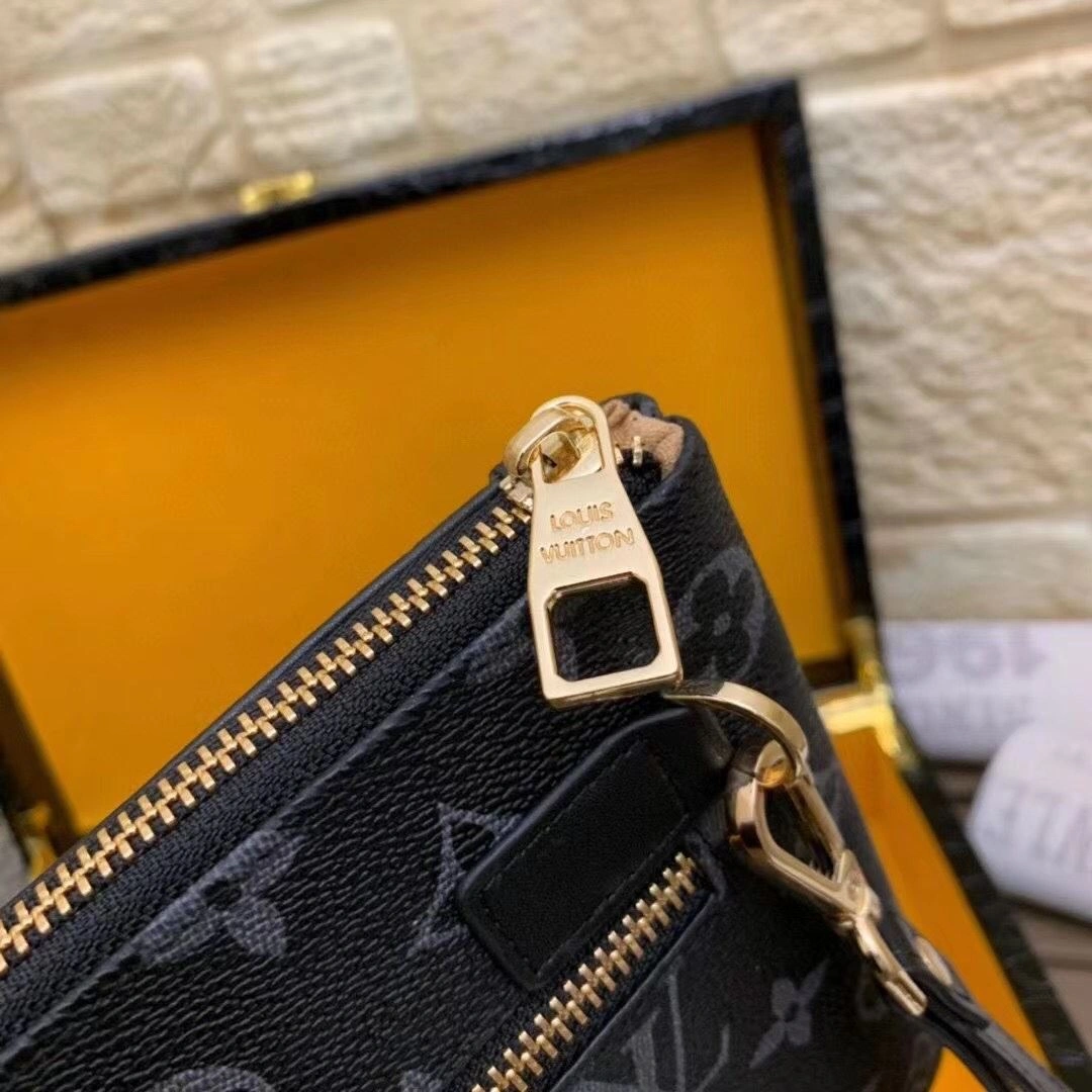 Modern Mens Louis Vuitton Clutch Bags 92736