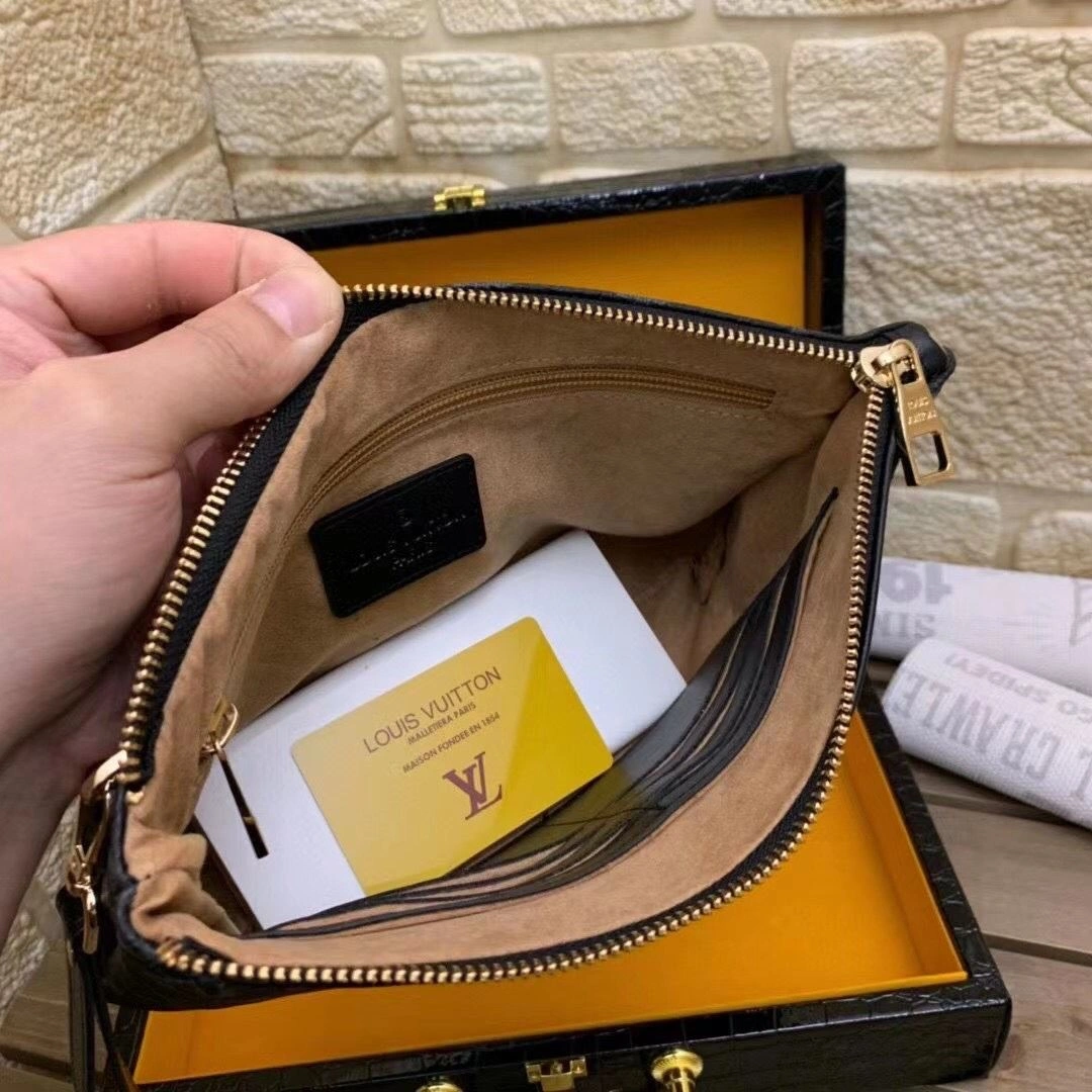 Modern Mens Louis Vuitton Clutch Bags 92736