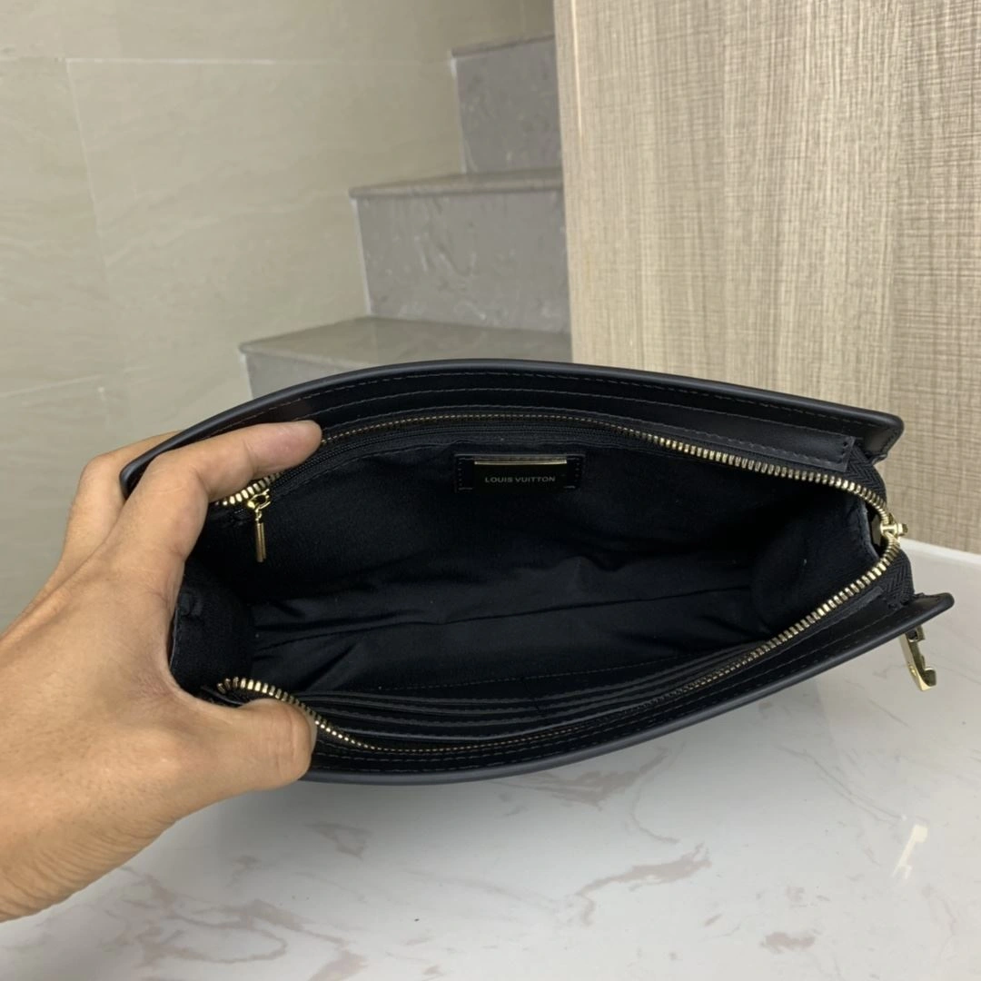 Mens Louis Vuitton Clutch Bags UrbanChic 92732