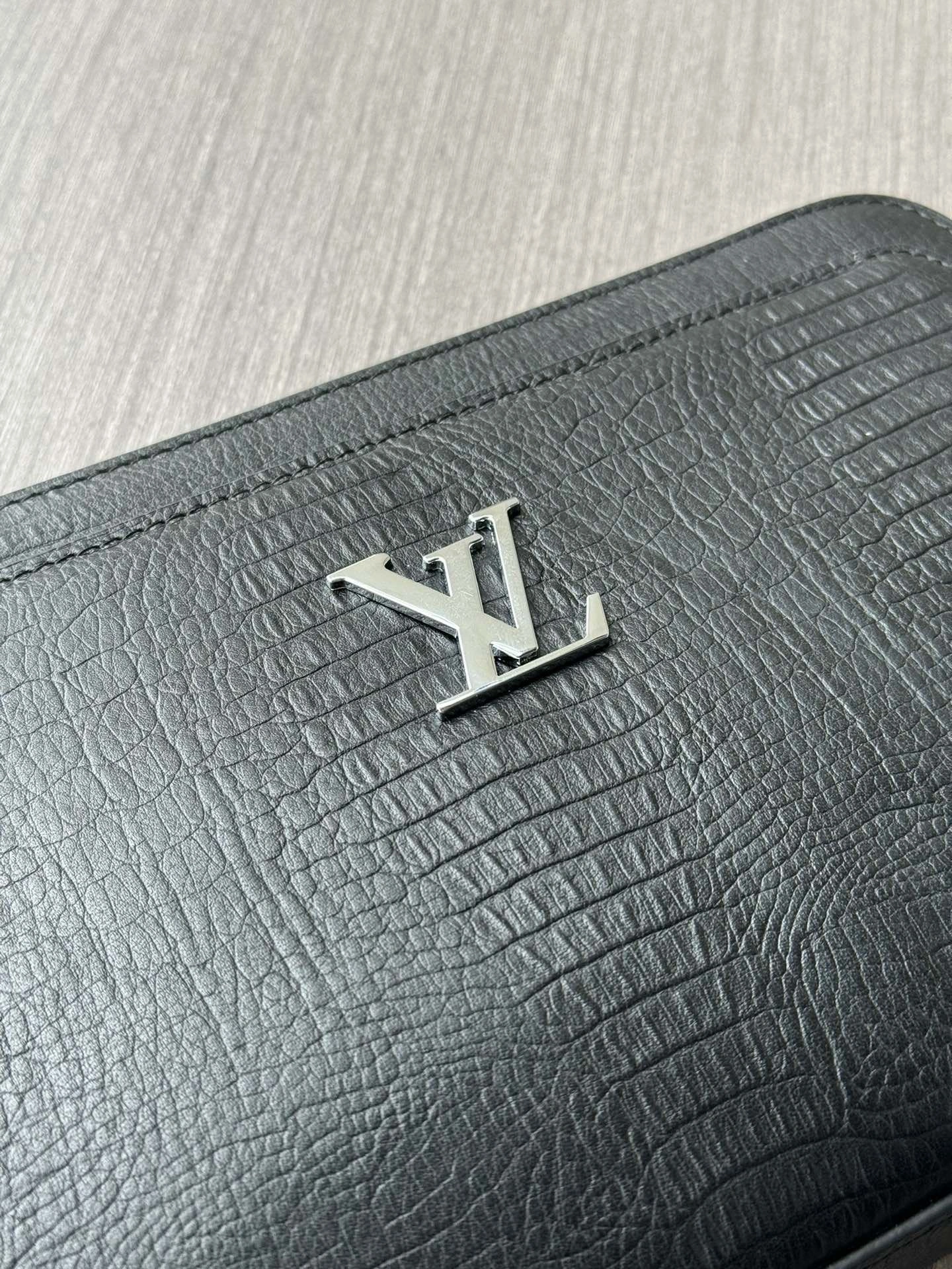 SmoothTexture Mens Louis Vuitton Clutch Bags 92730