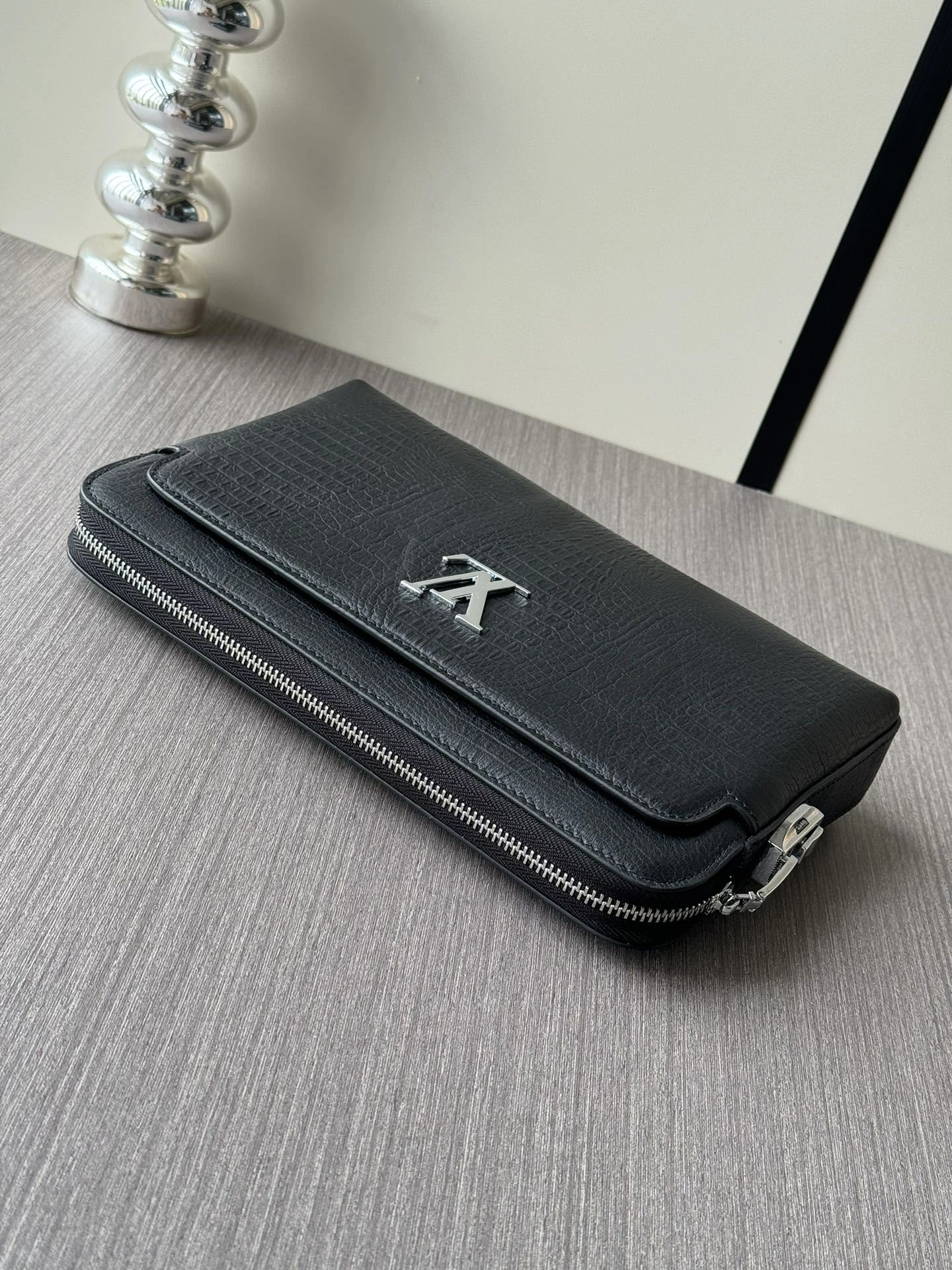 SmoothTexture Mens Louis Vuitton Clutch Bags 92730