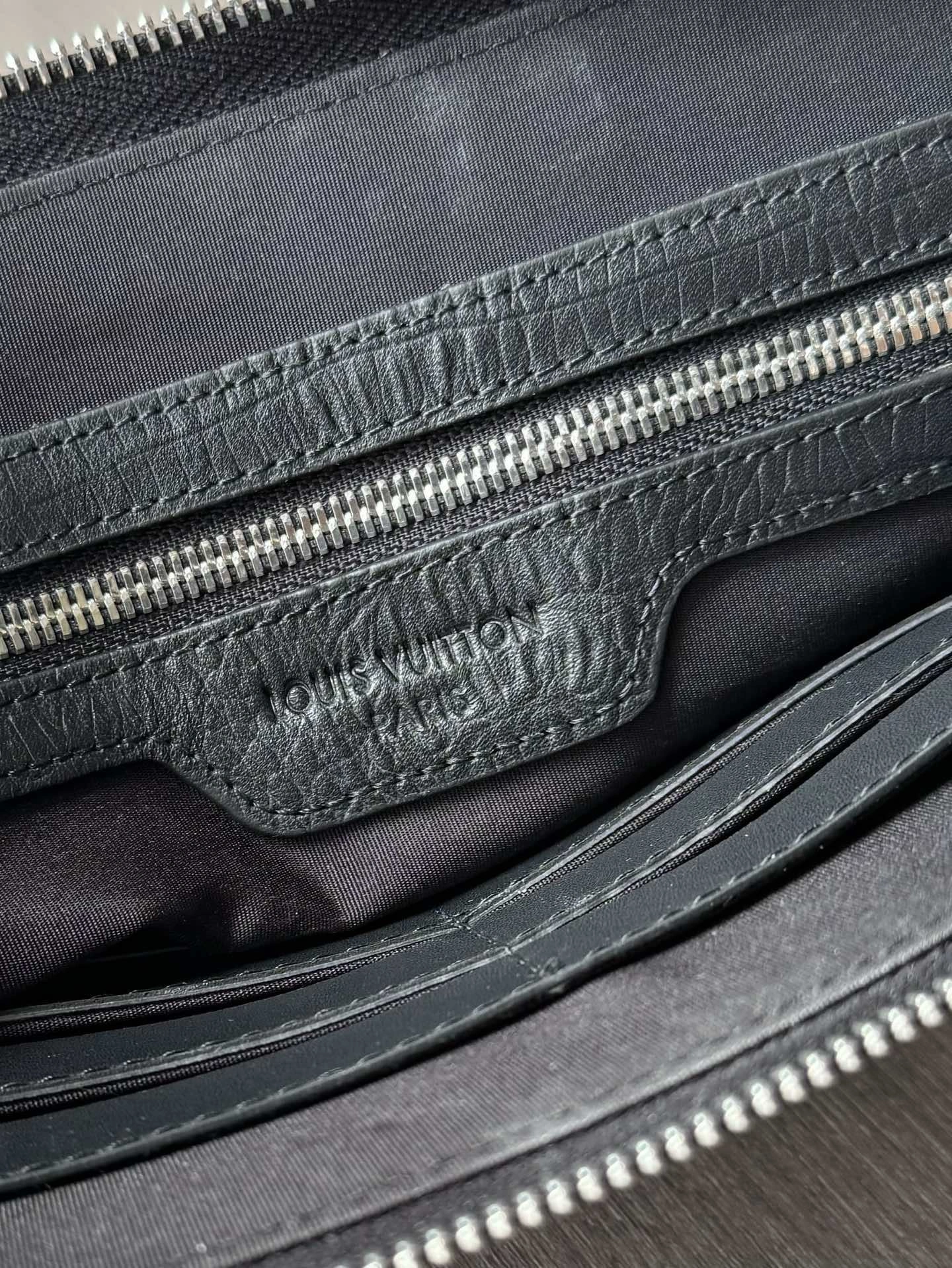 TechFriendly Mens Louis Vuitton Clutch Bags 92728
