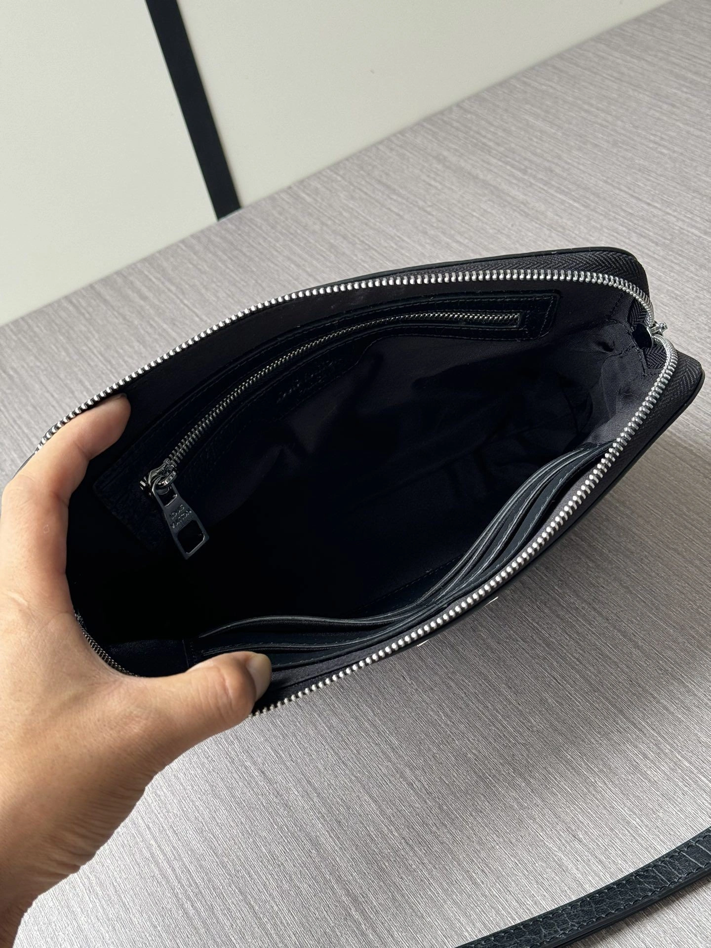 TechFriendly Mens Louis Vuitton Clutch Bags 92728