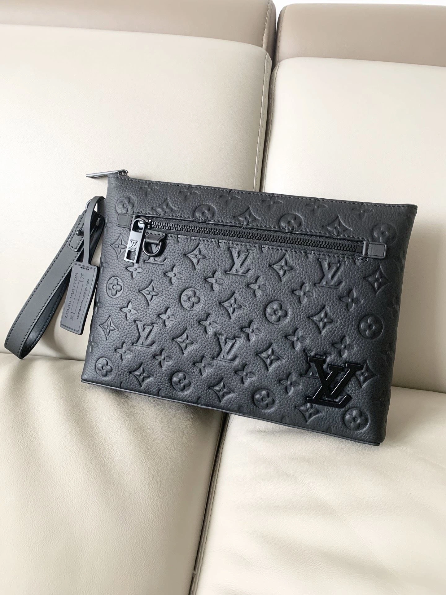 Attractive Mens Louis Vuitton Clutch Bags 92718