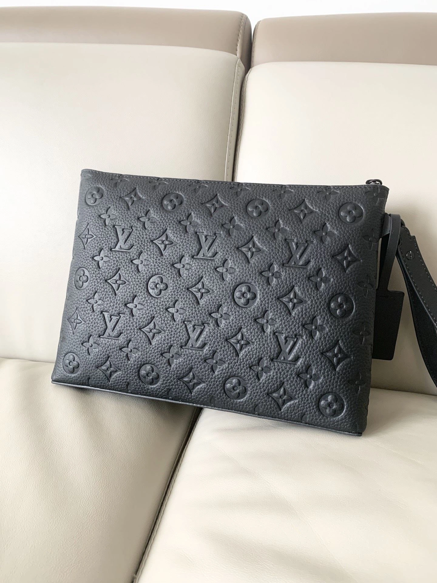 Attractive Mens Louis Vuitton Clutch Bags 92718