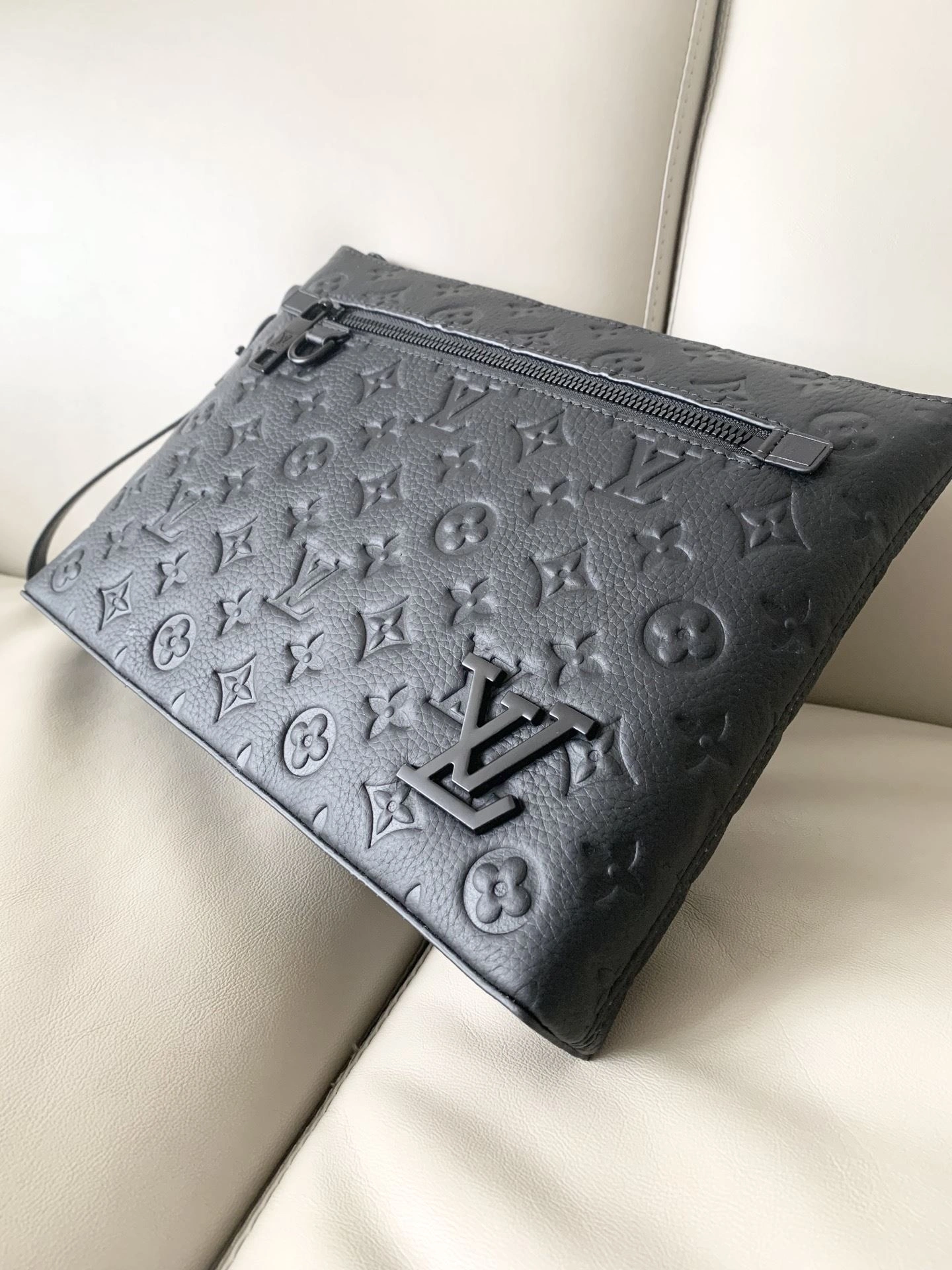 Attractive Mens Louis Vuitton Clutch Bags 92718