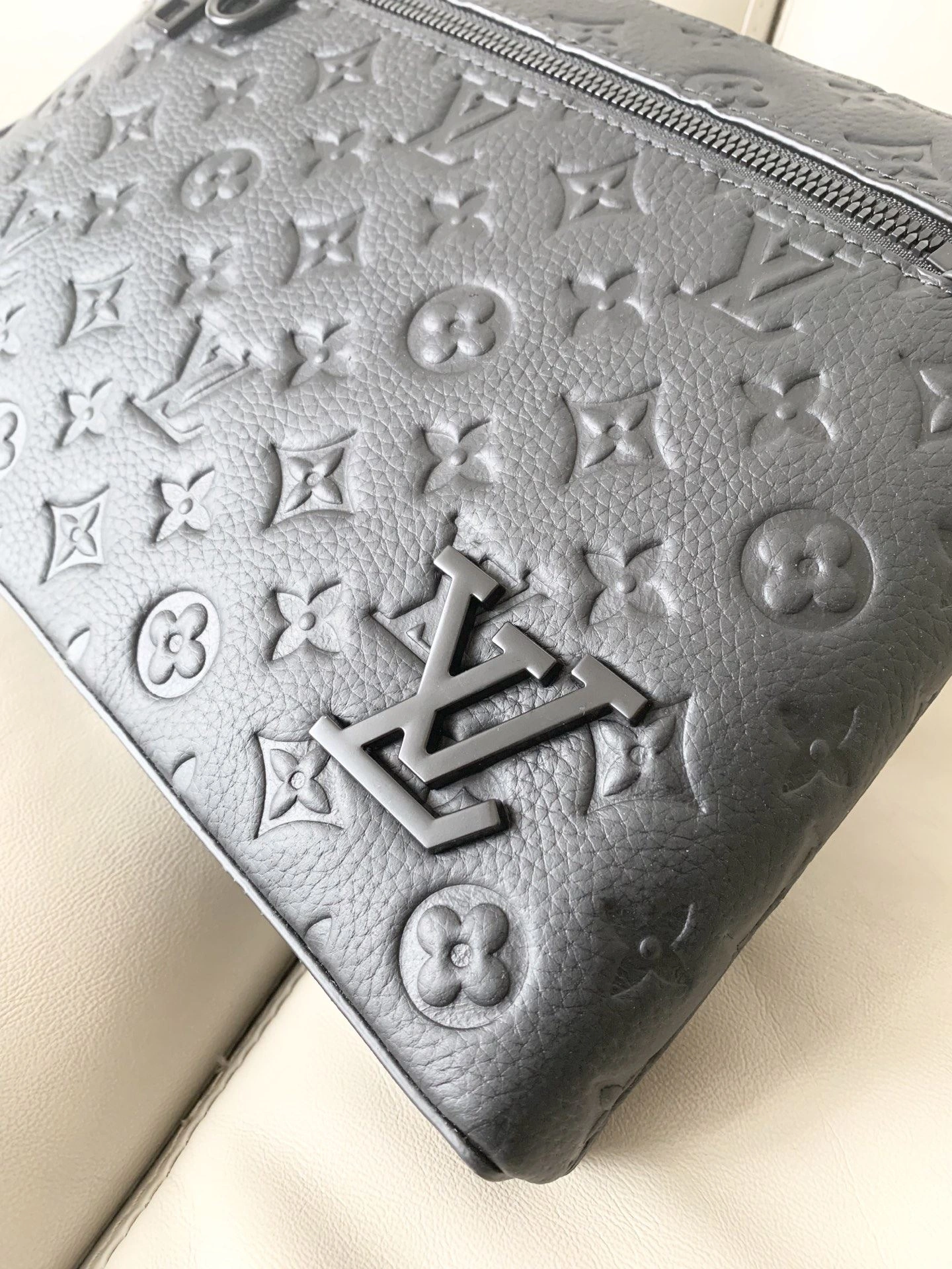 Attractive Mens Louis Vuitton Clutch Bags 92718
