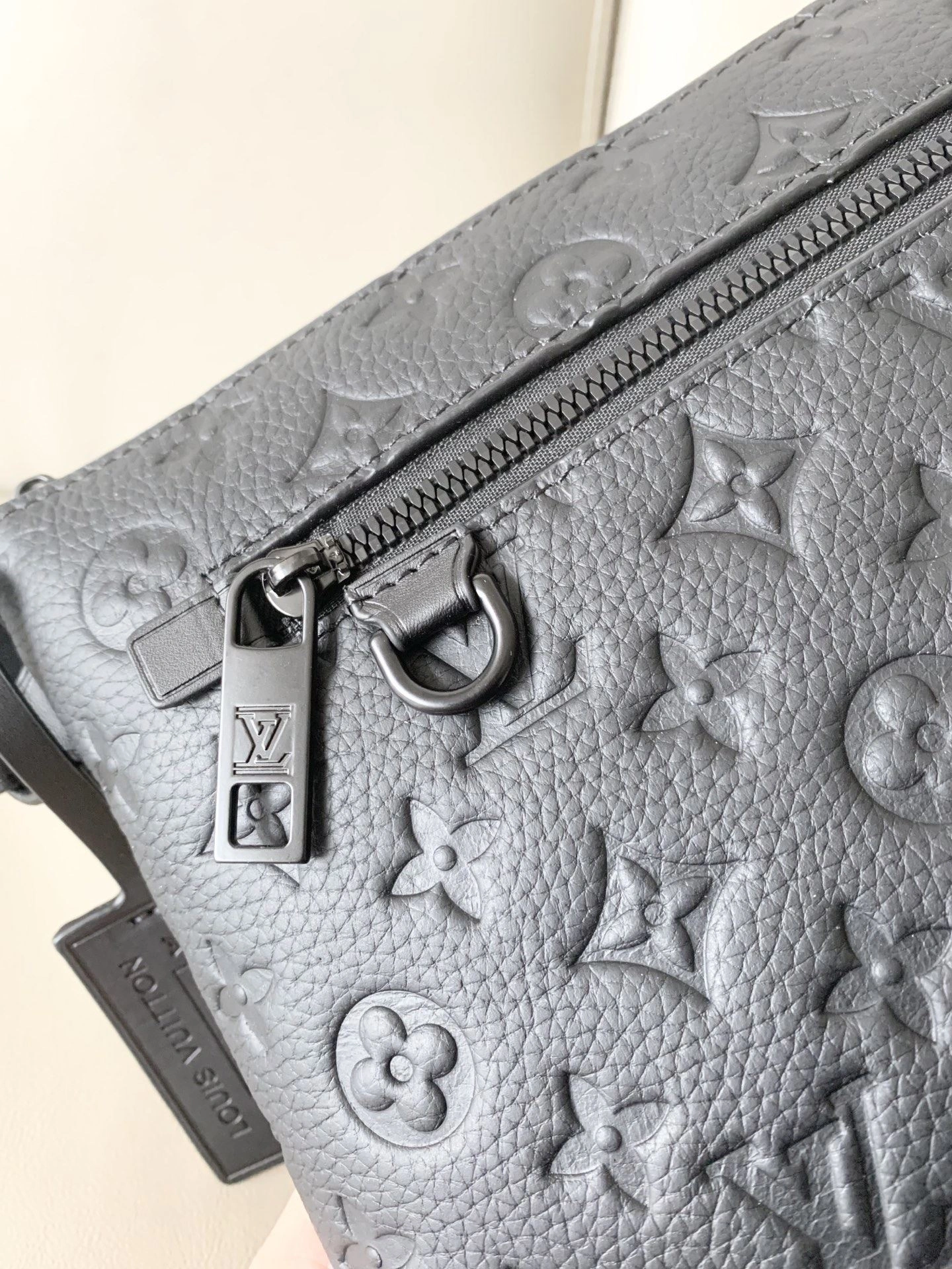 Attractive Mens Louis Vuitton Clutch Bags 92718