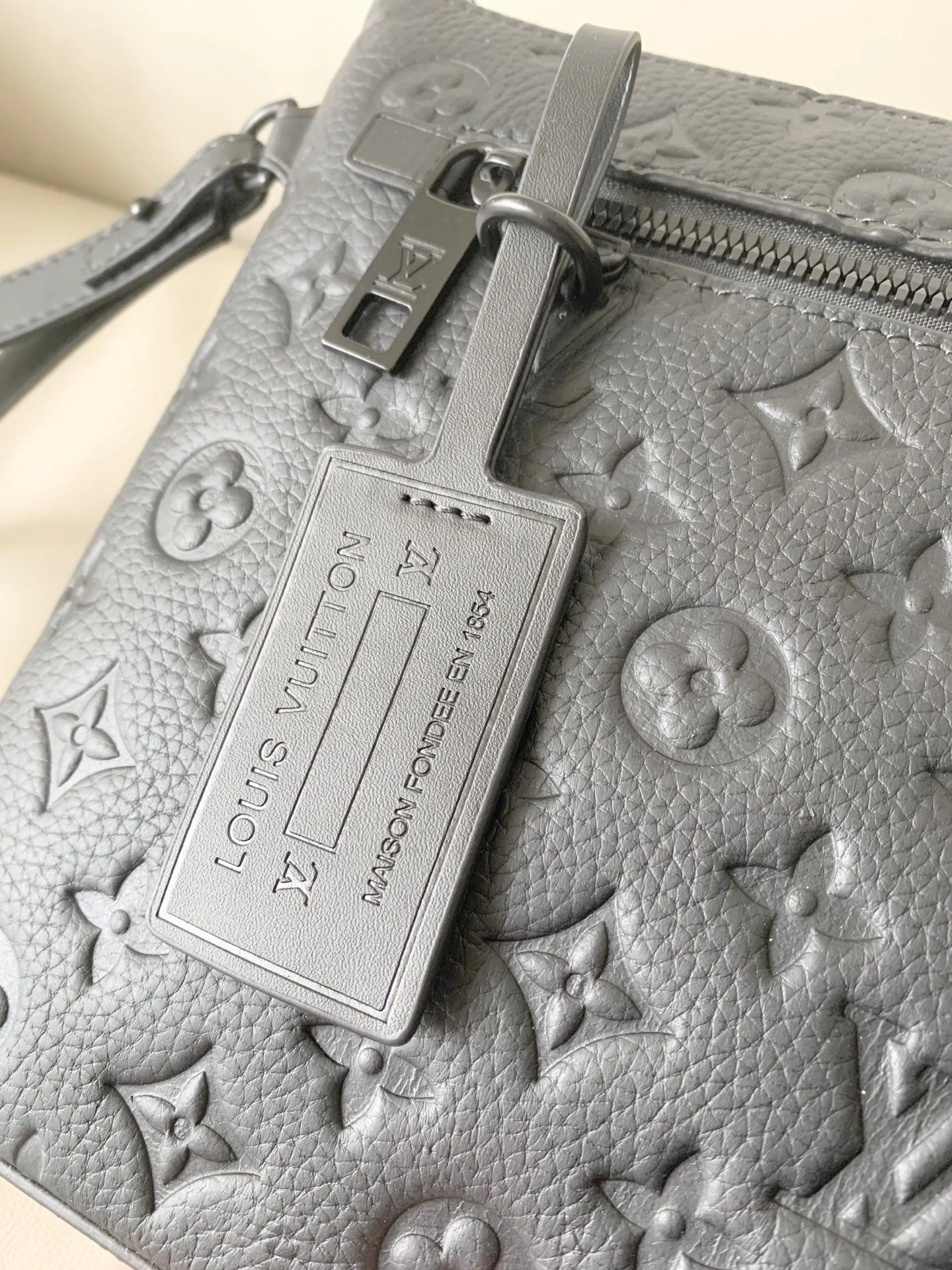 Attractive Mens Louis Vuitton Clutch Bags 92718