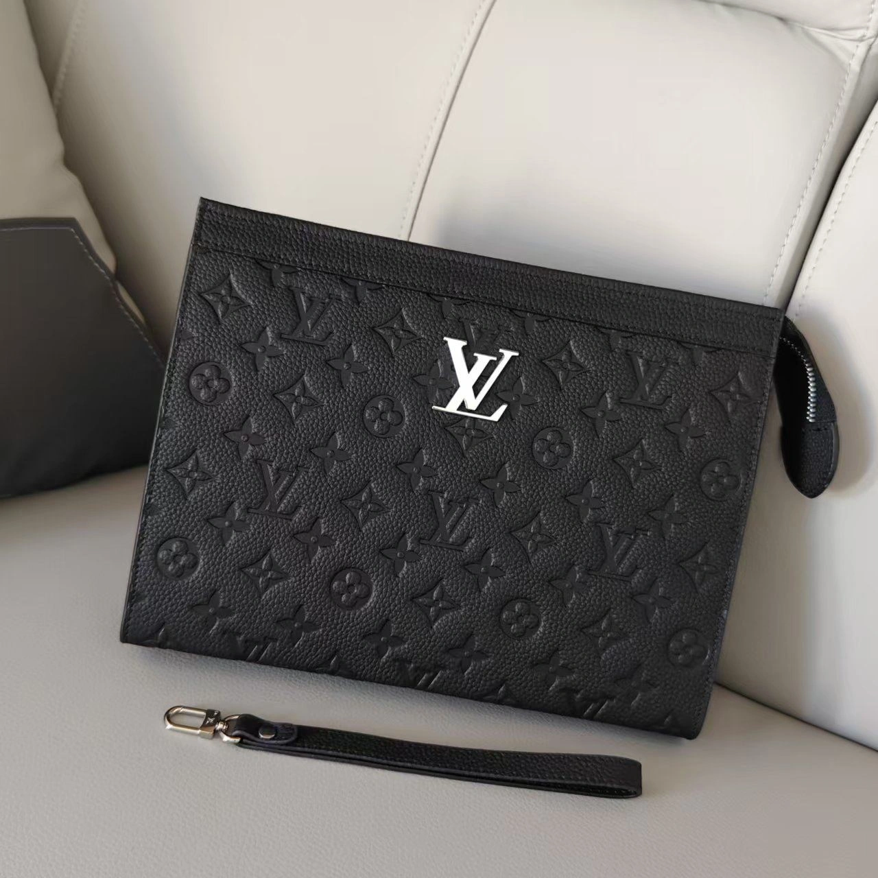 FlexibleFit Mens Louis Vuitton Clutch Bags 92720