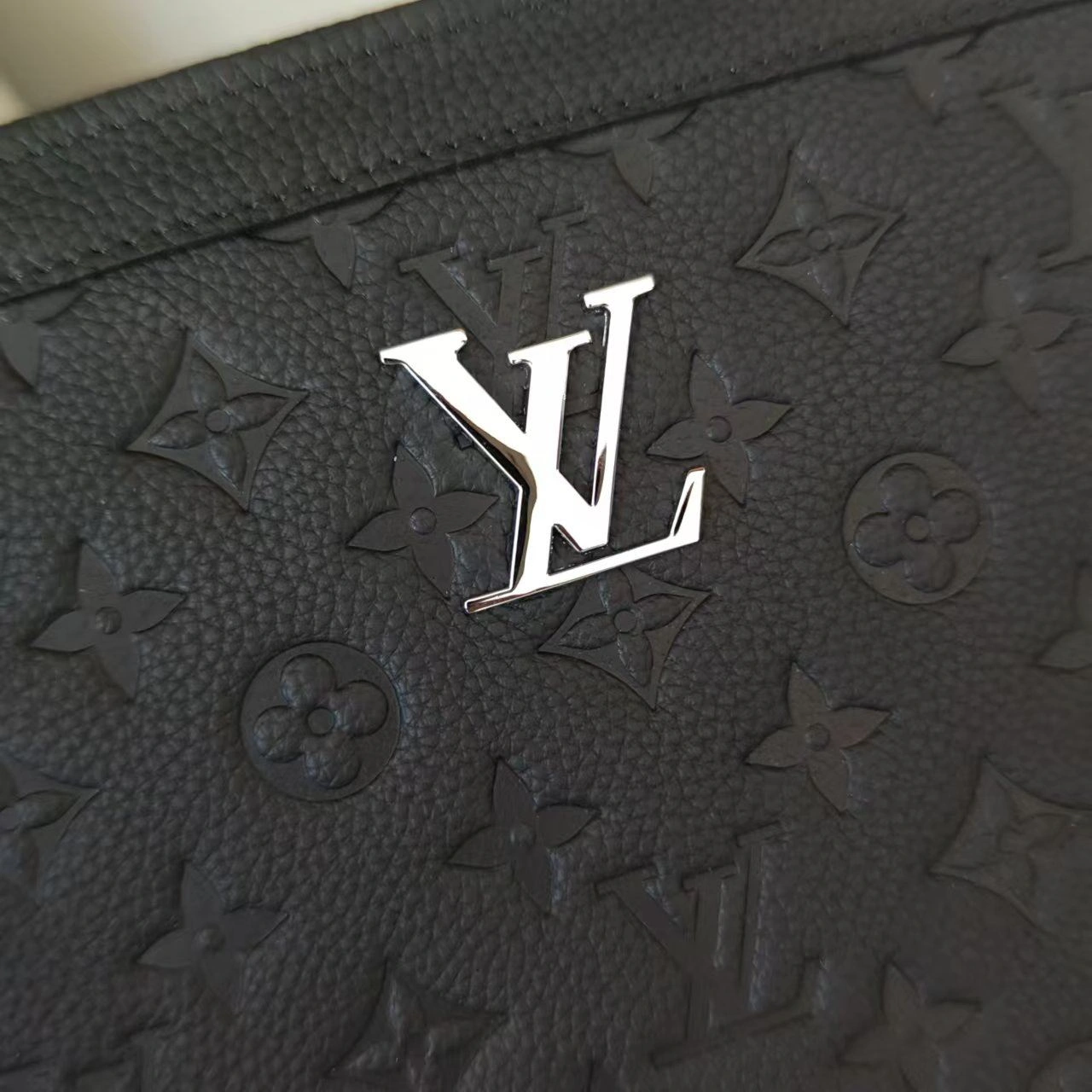 FlexibleFit Mens Louis Vuitton Clutch Bags 92720