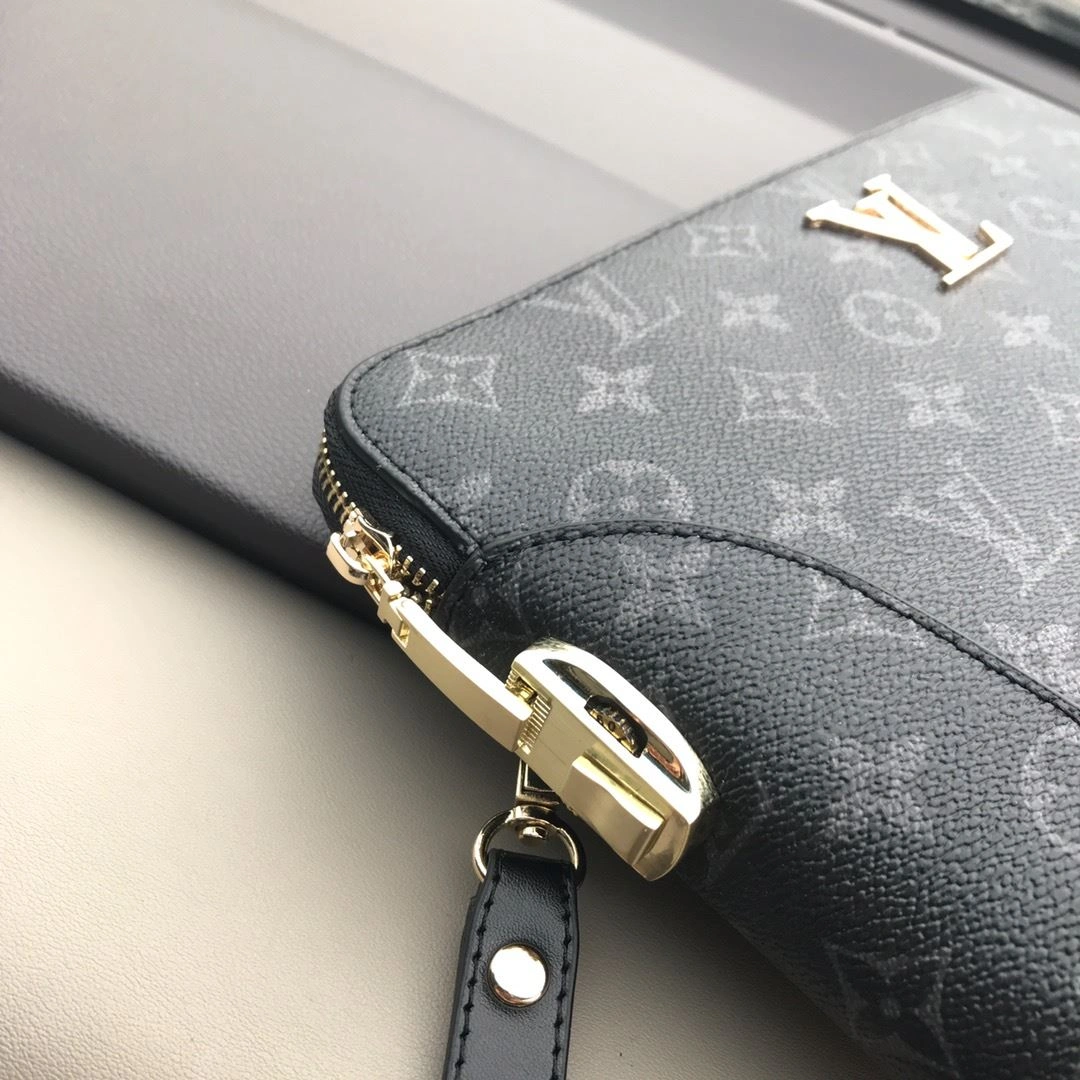 RelaxedFit Mens Louis Vuitton Clutch Bags 92721