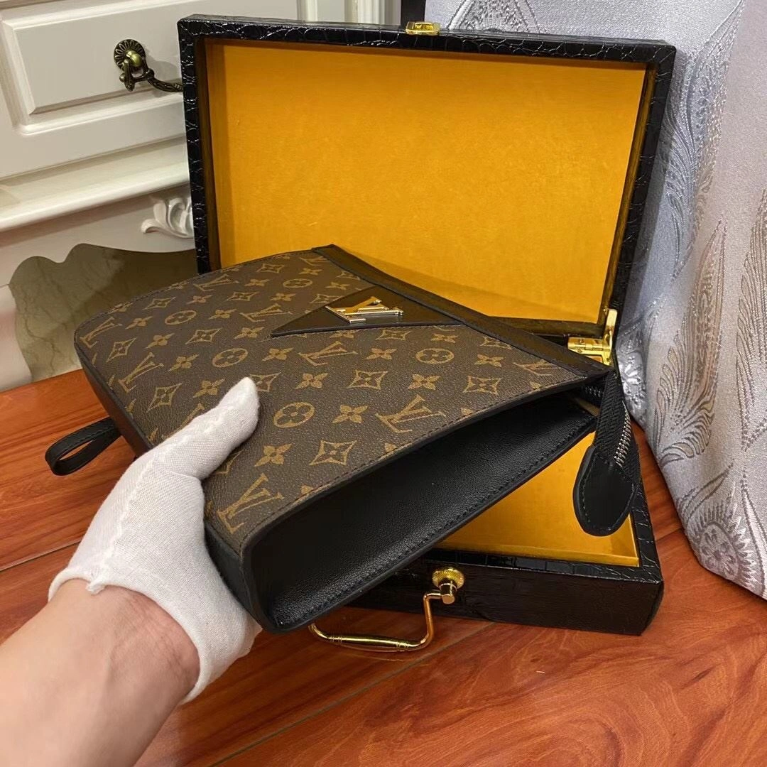 Original Mens Louis Vuitton Clutch Bags 92705