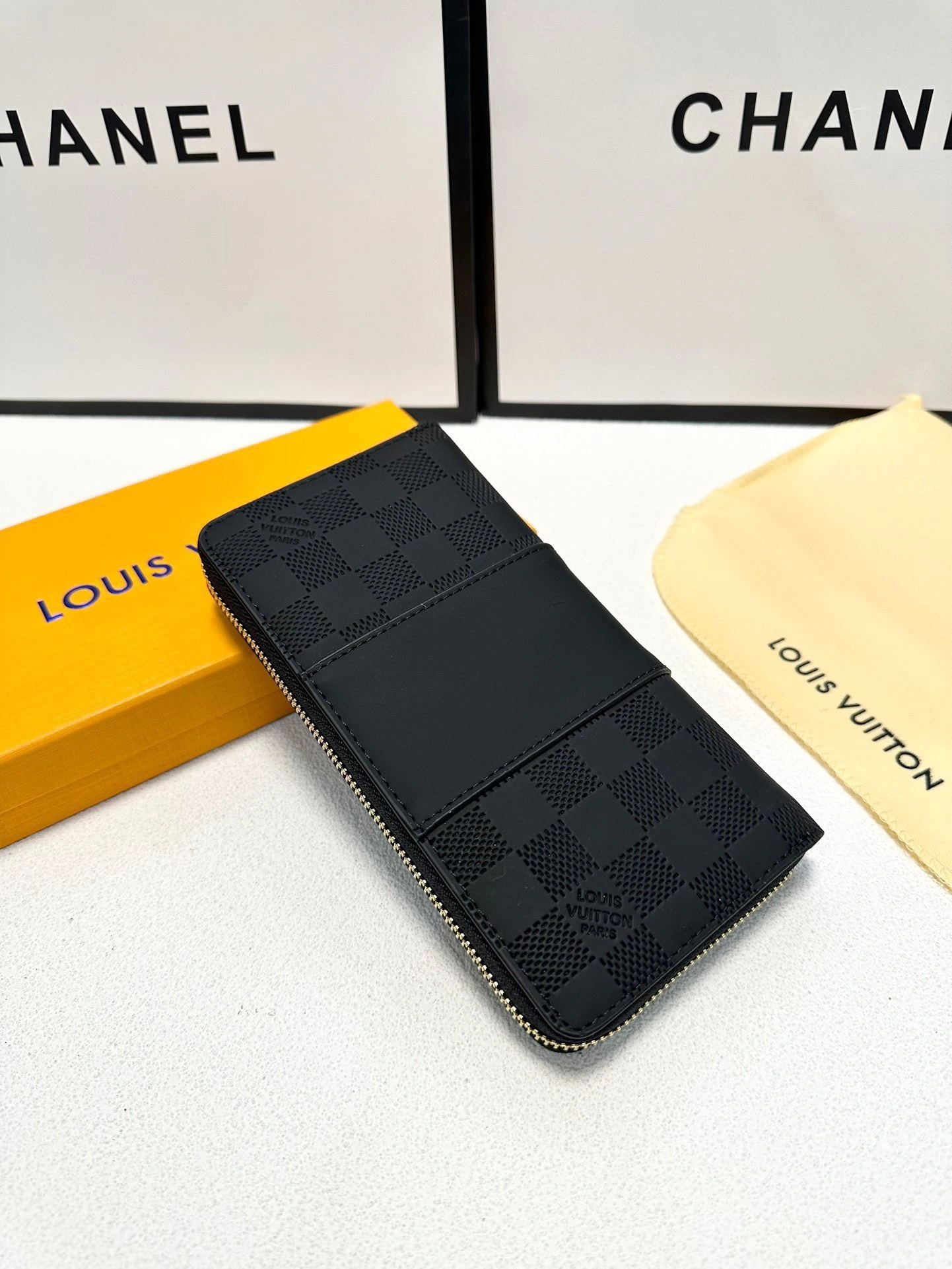 MultiPurpose Mens Louis Vuitton Clutch Bags 92724