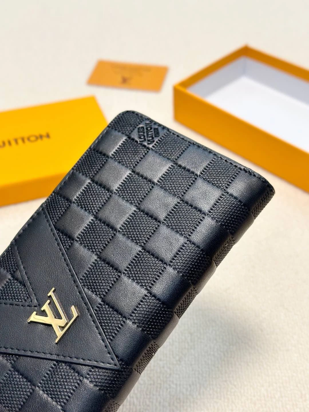Trendy Mens Louis Vuitton Clutch Bags 92704