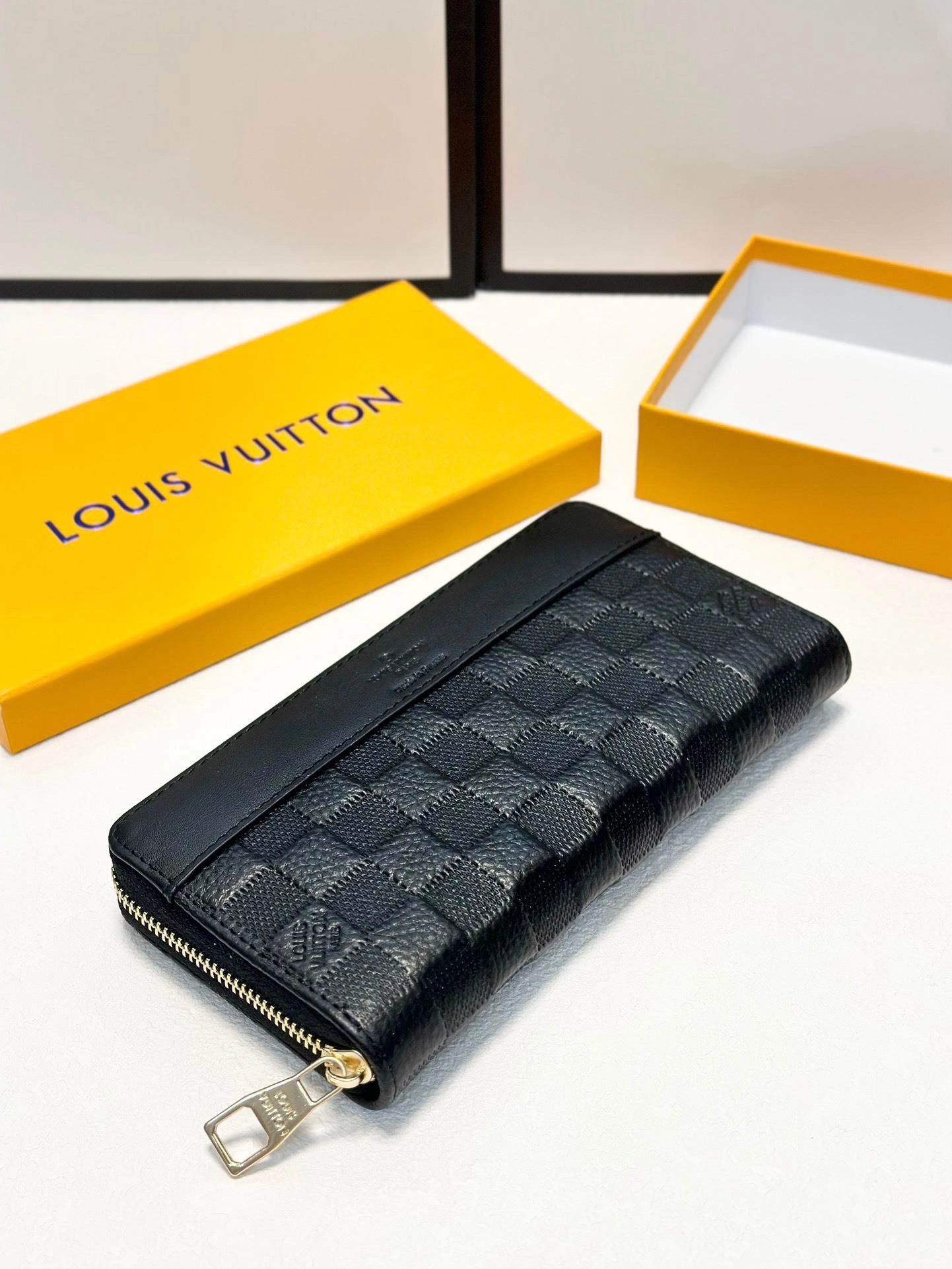 Mens Louis Vuitton Clutch Bags EyeCatching 92722