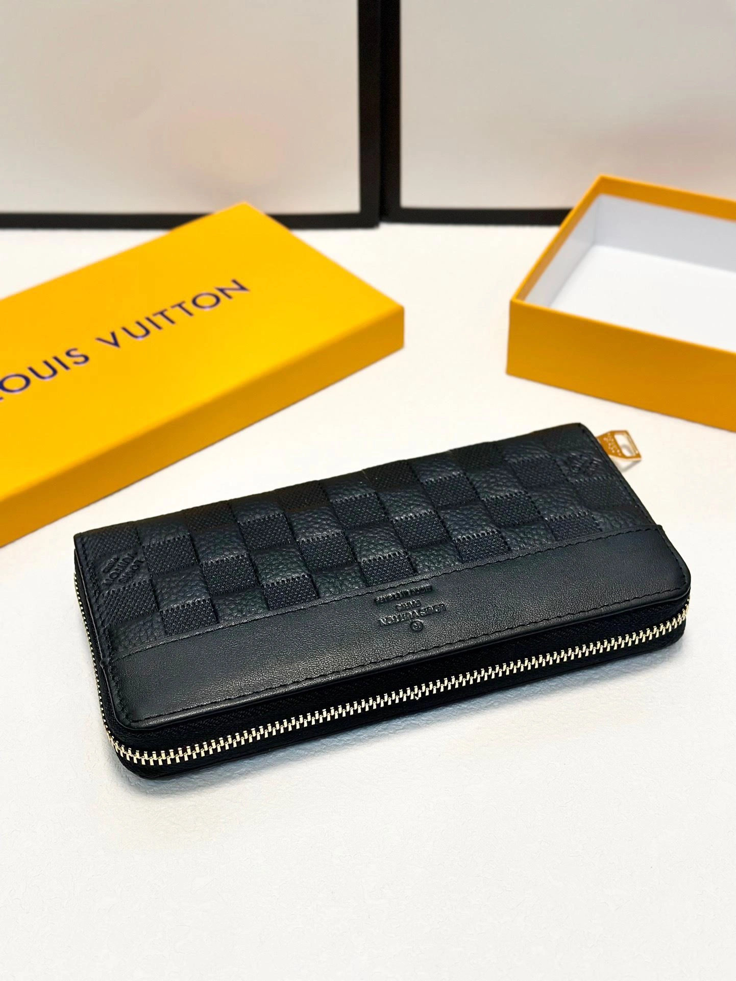Mens Louis Vuitton Clutch Bags EyeCatching 92722