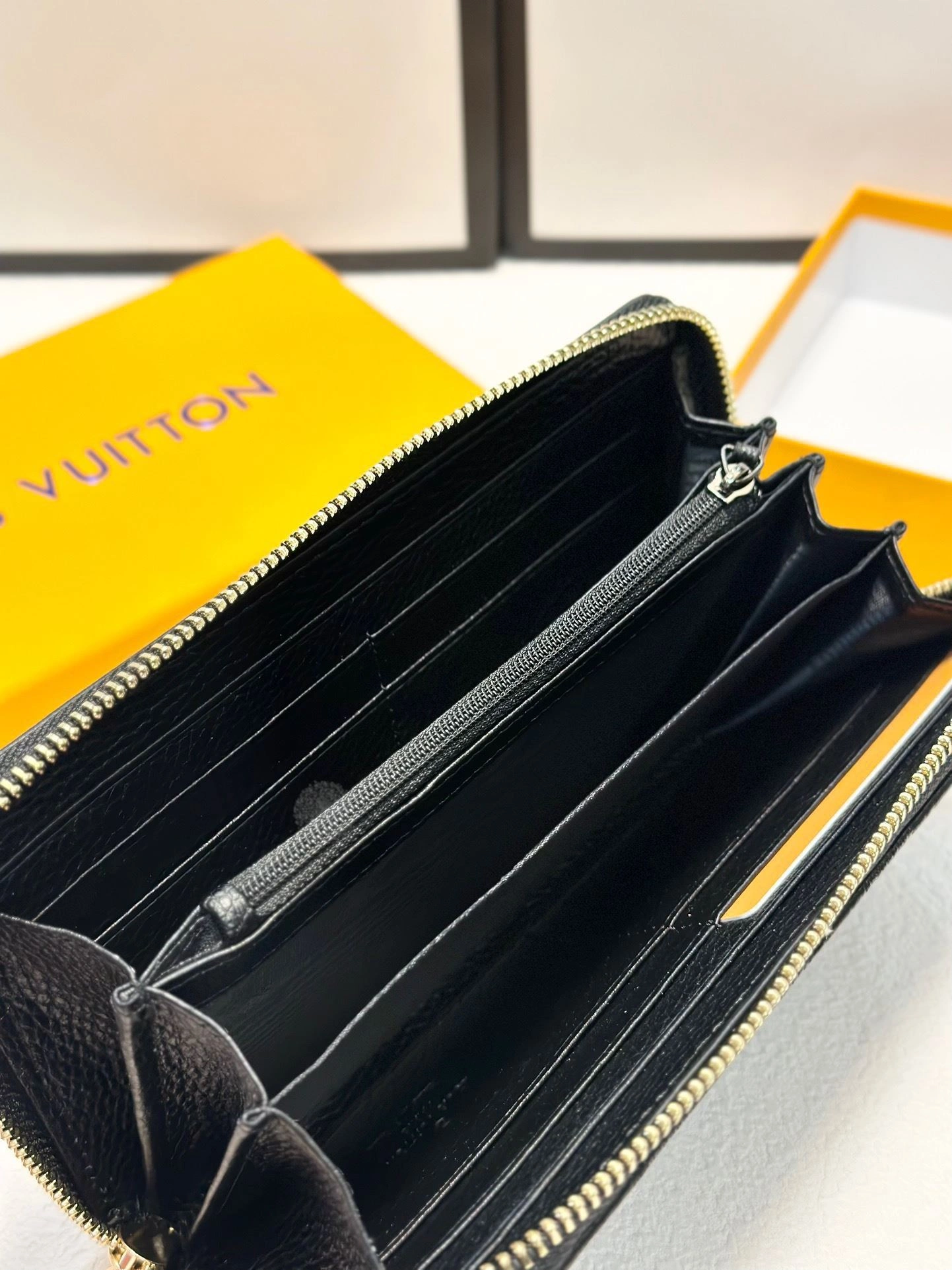 Mens Louis Vuitton Clutch Bags EyeCatching 92722
