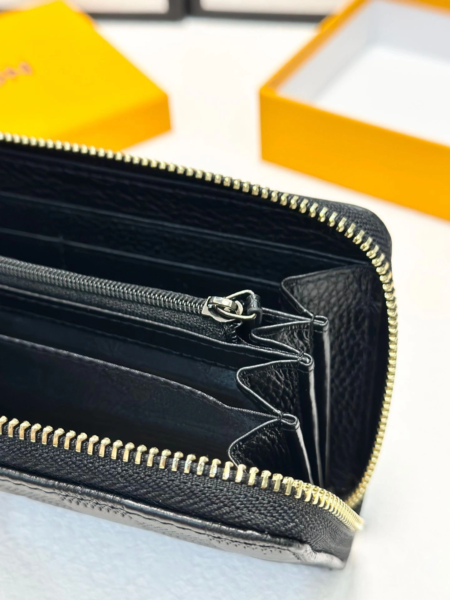 Mens Louis Vuitton Clutch Bags EyeCatching 92722