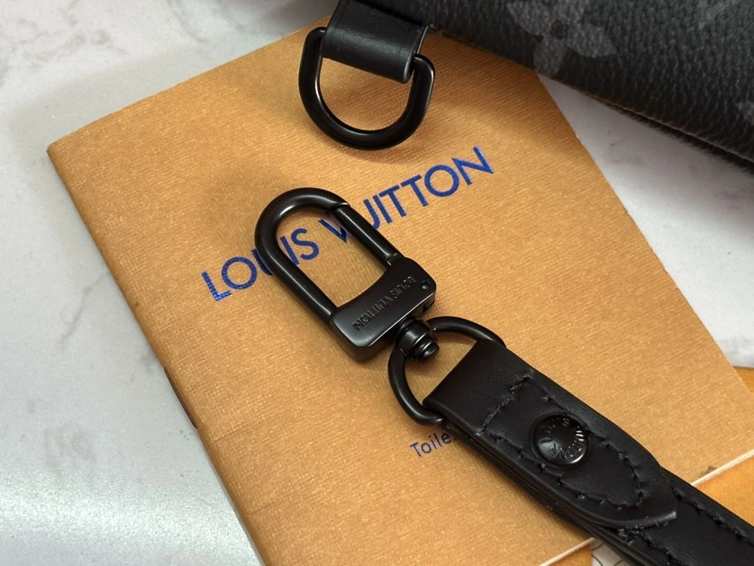 FreshLook Mens Louis Vuitton Clutch Bags 91740