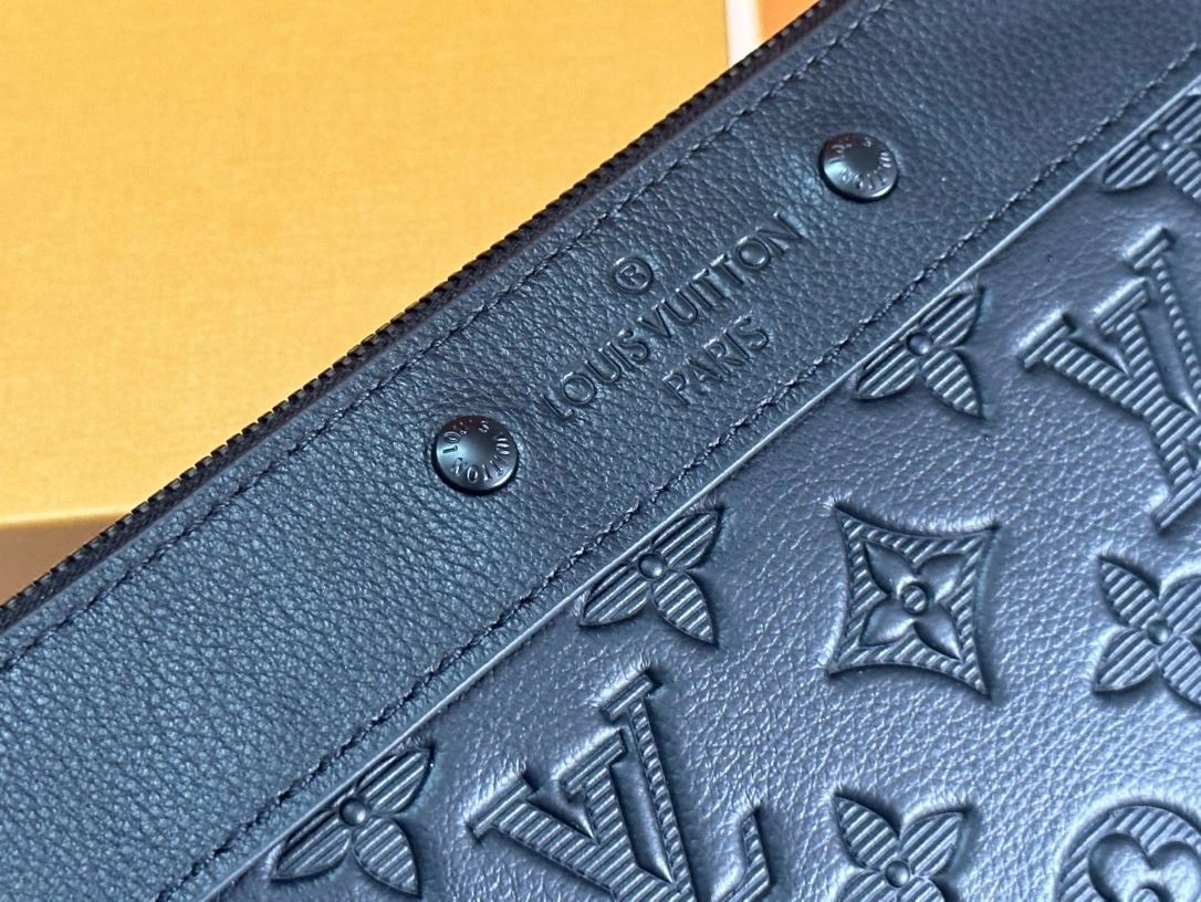 Mens Louis Vuitton Clutch Bags Versatile 91773