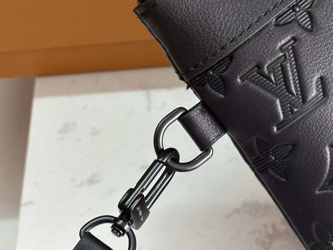 Mens Louis Vuitton Clutch Bags Versatile 91773