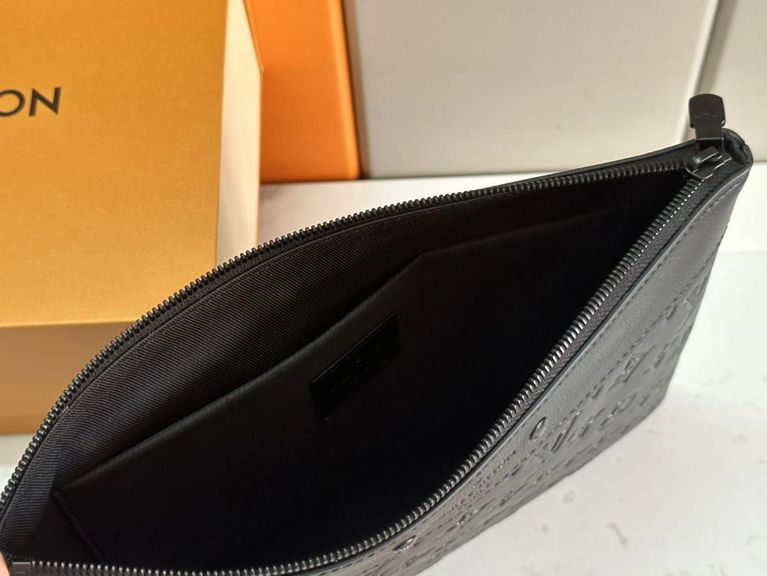 Mens Louis Vuitton Clutch Bags Versatile 91773