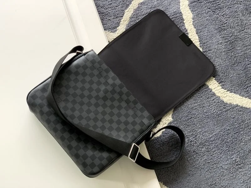 Mens Louis Vuitton Satchel Bags Cozy 42092