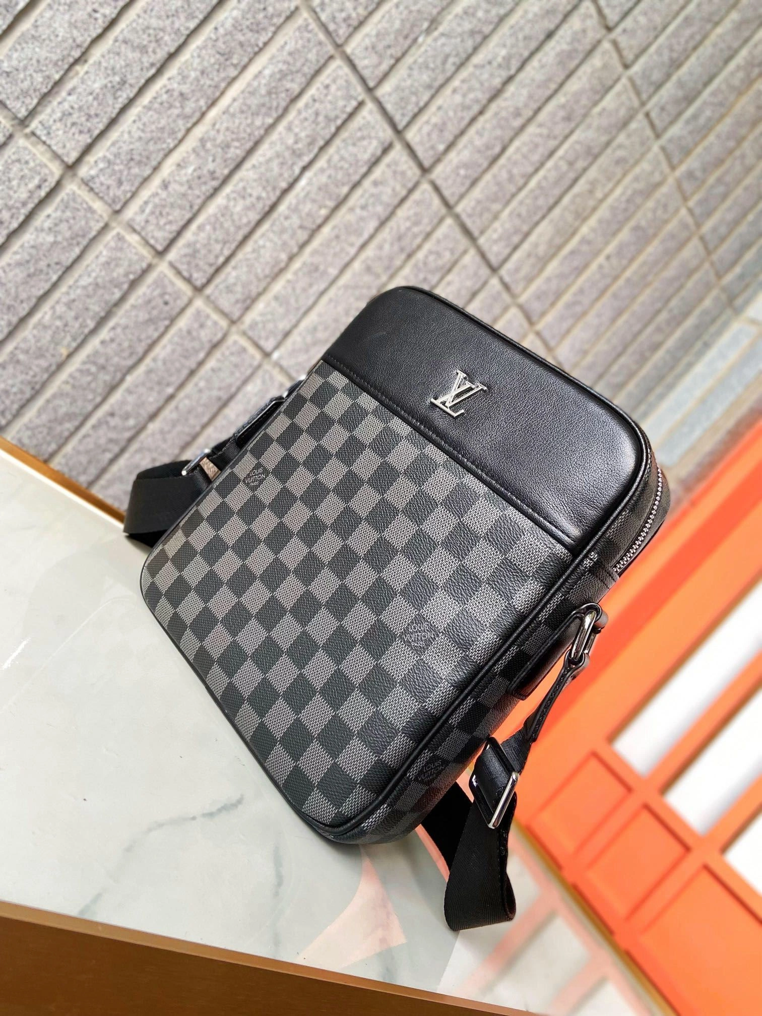 Affordable Mens Louis Vuitton Satchel Bags 92696