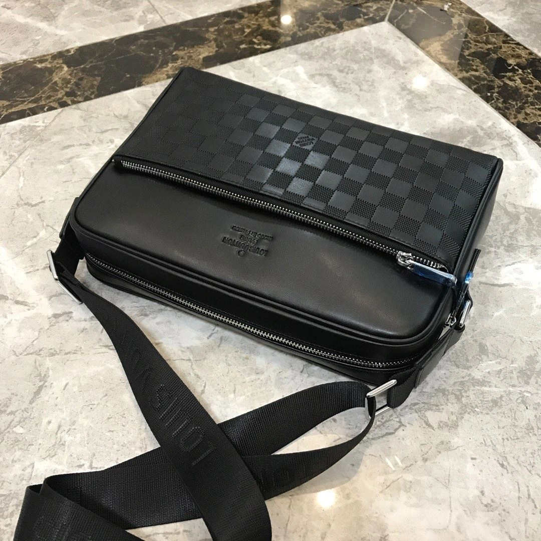 Elegant Mens Louis Vuitton Satchel Bags 92714