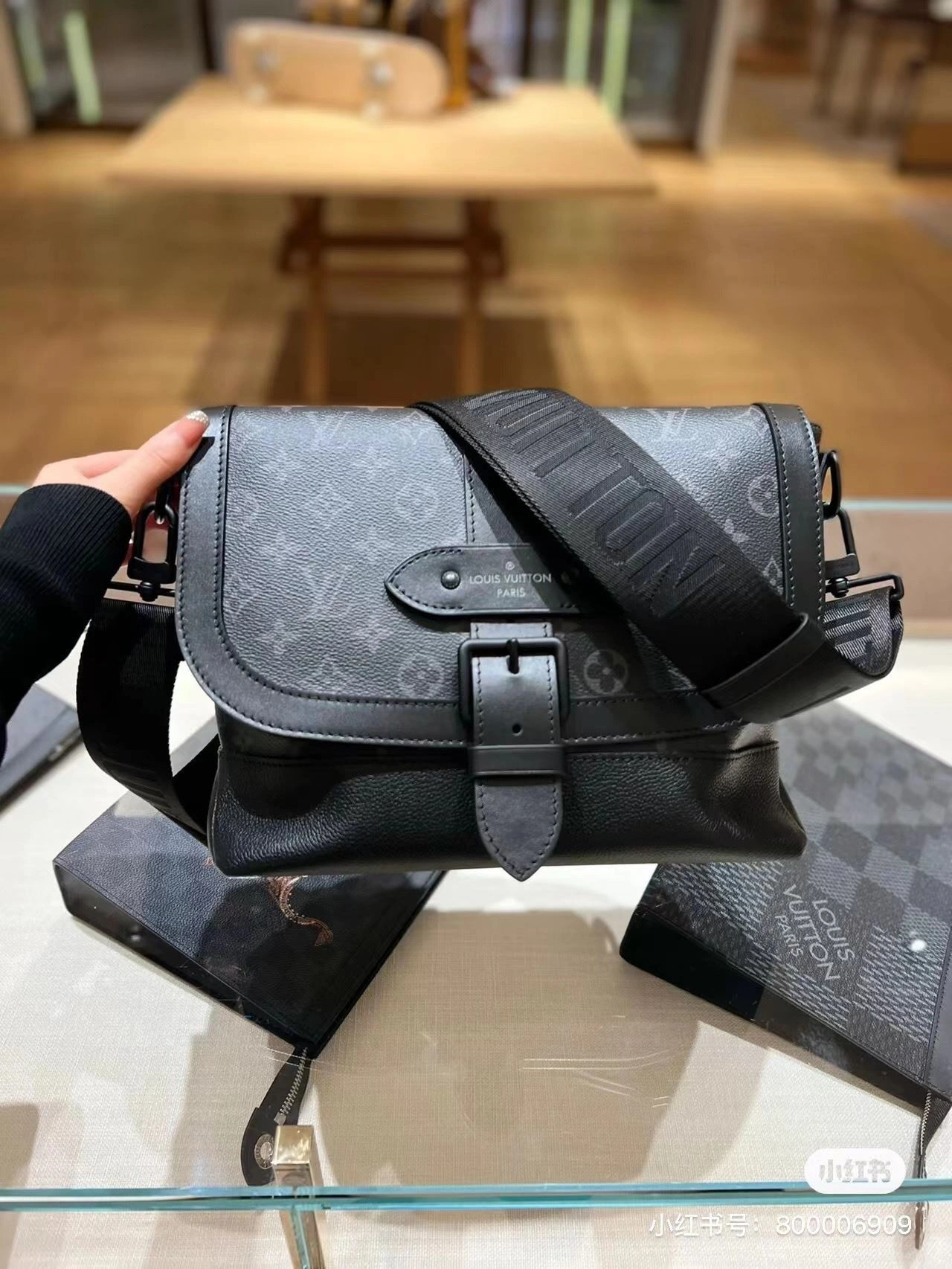 Compact Mens Louis Vuitton Satchel Bags 92687