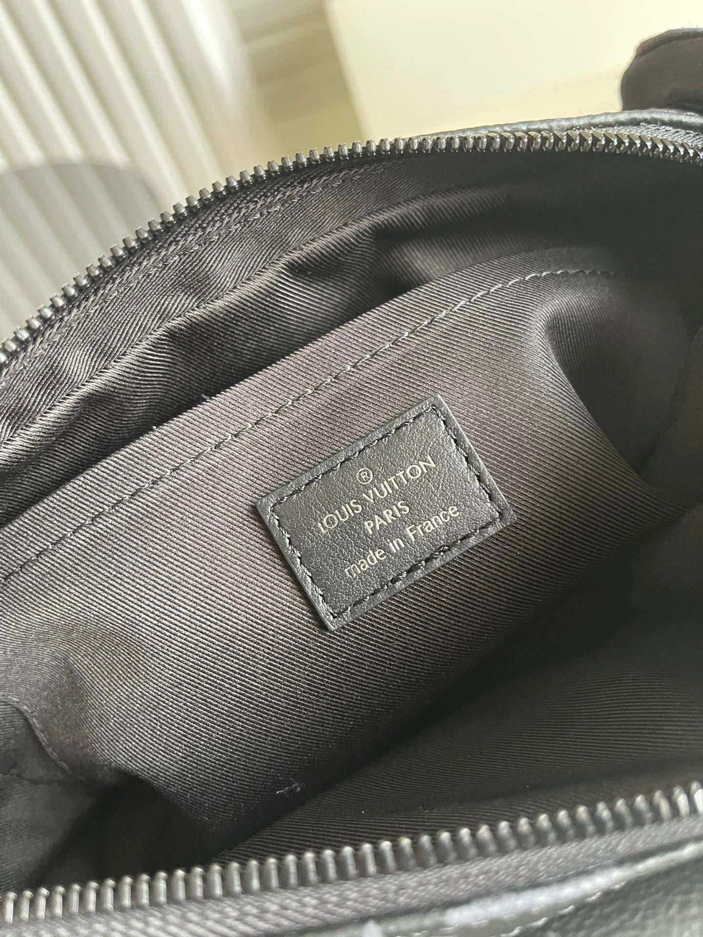 Mens Louis Vuitton Satchel Bags EasyCare 92685