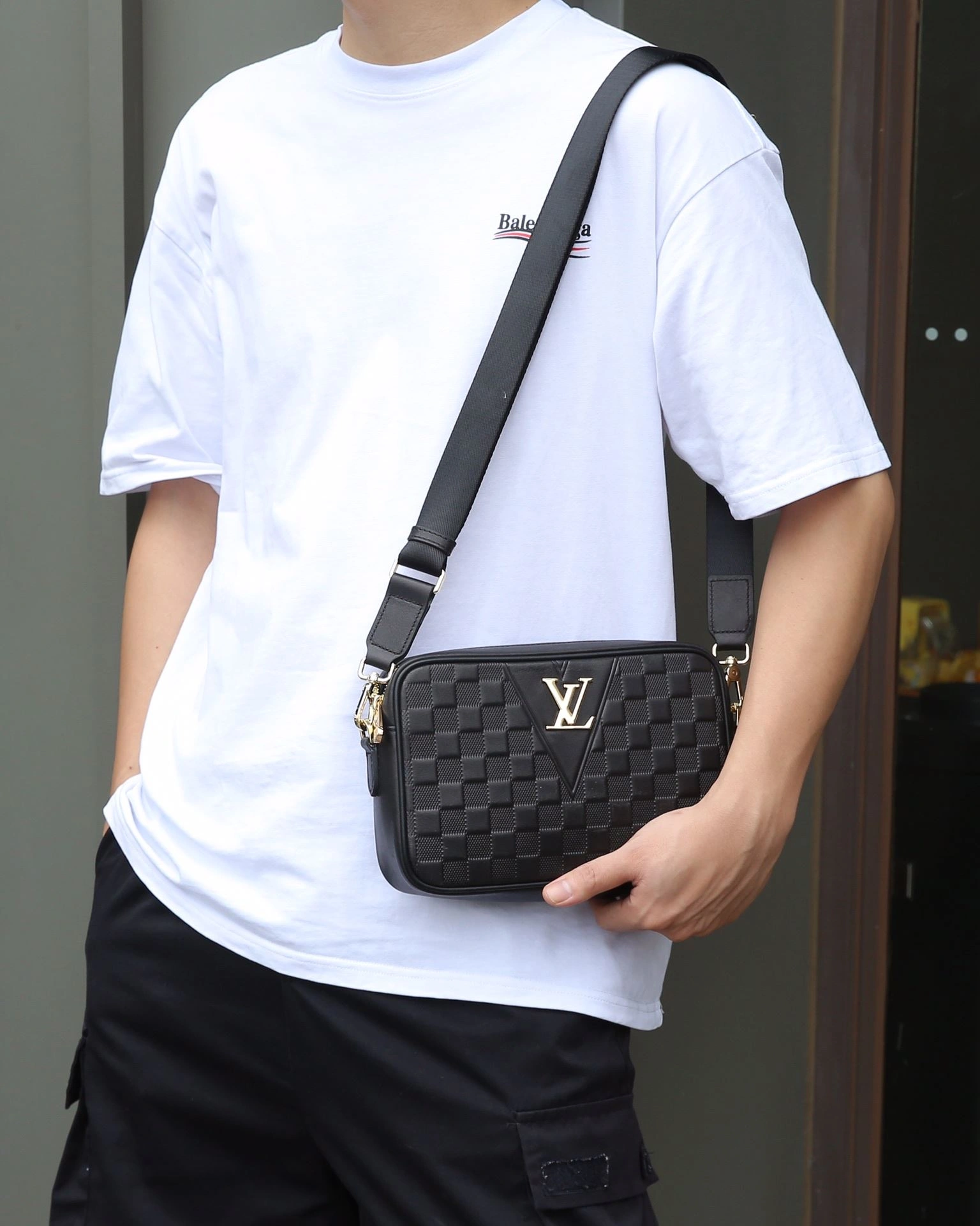 Mens Louis Vuitton Satchel Bags Resilient 92689