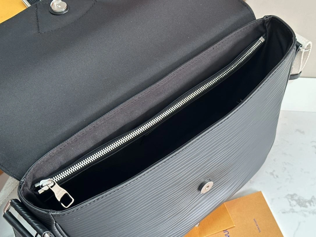 Mens Louis Vuitton Satchel Bags Trendsetting 91735
