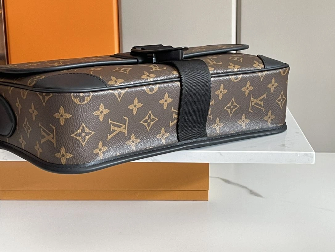 Mens Louis Vuitton Satchel Bags EasyMatch 91732