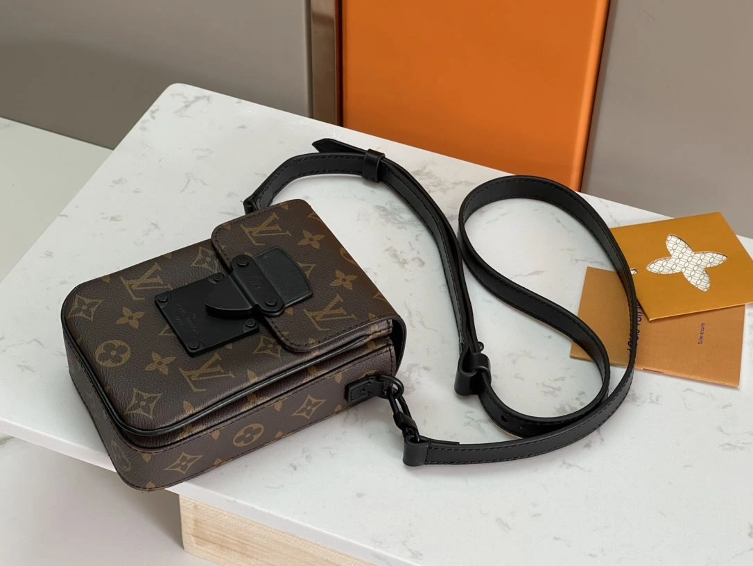 Efficient Mens Louis Vuitton Satchel Bags 91722