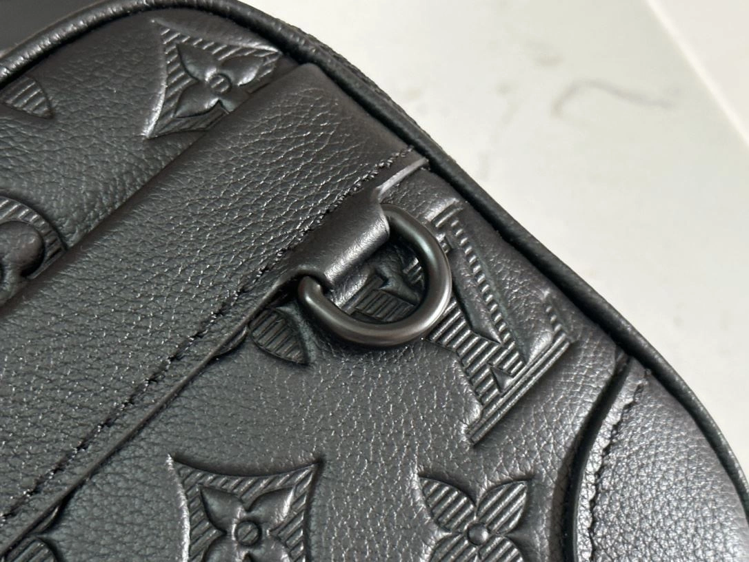 SmoothTexture Mens Louis Vuitton Satchel Bags 91720