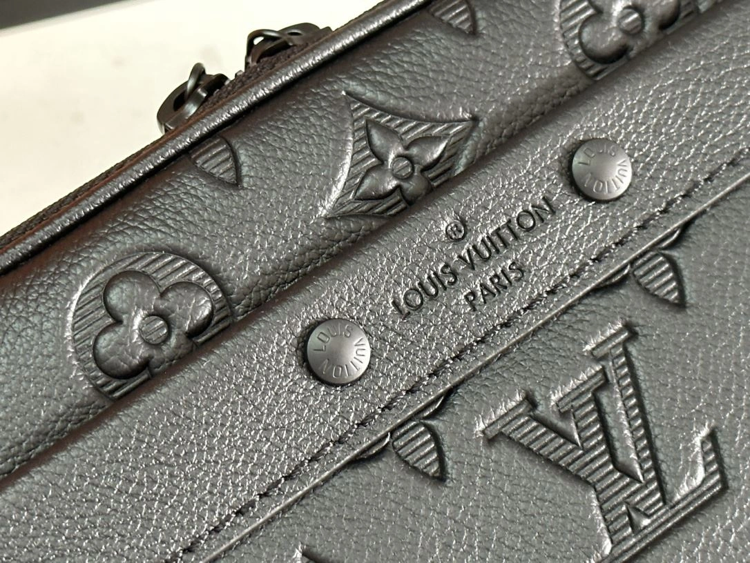 SmoothTexture Mens Louis Vuitton Satchel Bags 91720
