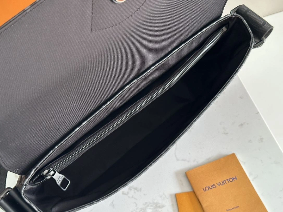 Minimalist Mens Louis Vuitton Satchel Bags 91721